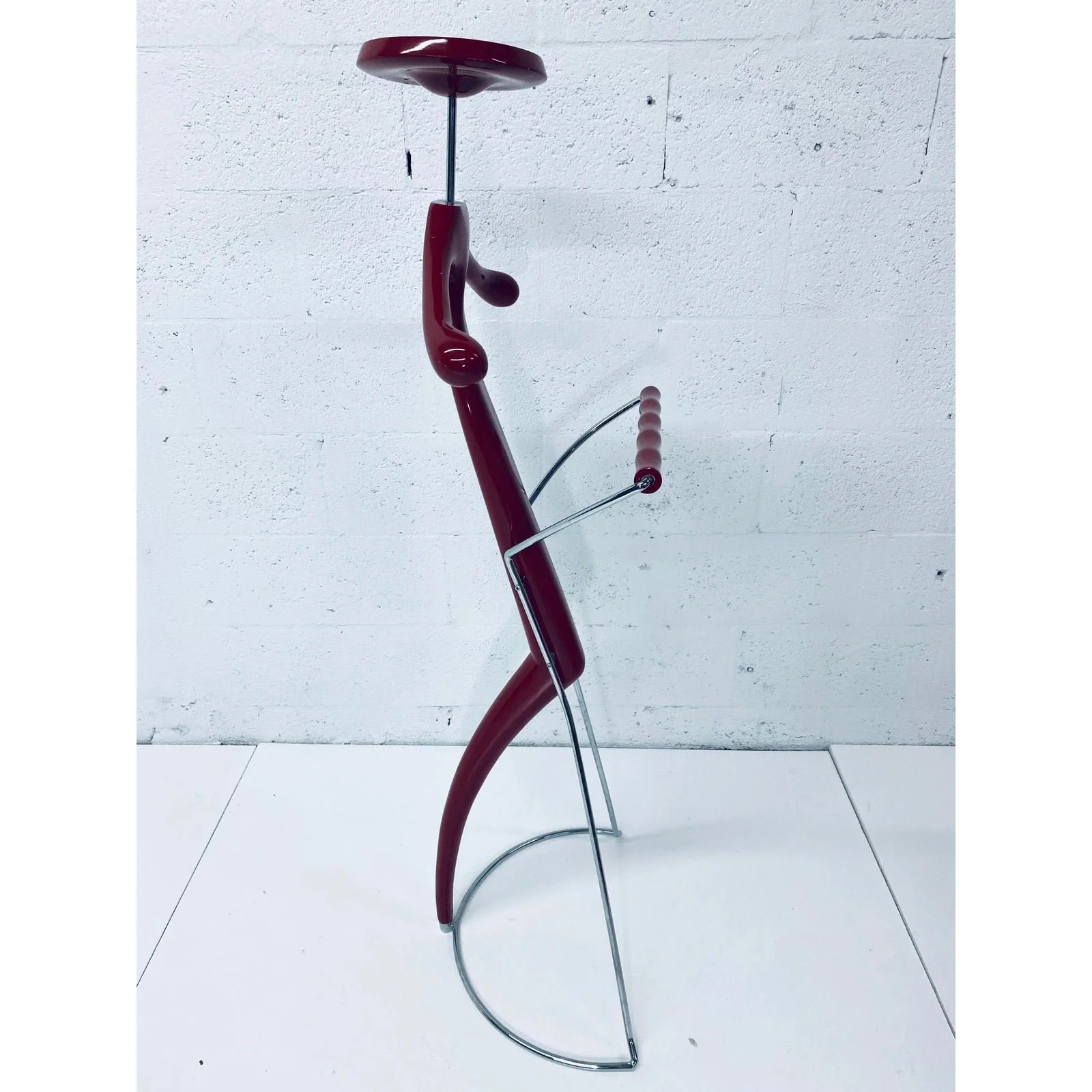 post-modern-sir-bis-porada-red-lacquered-and-chrome-unisex-valet-stand-4513