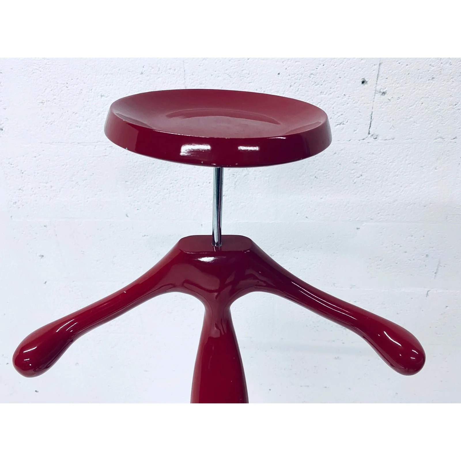 post-modern-sir-bis-porada-red-lacquered-and-chrome-unisex-valet-stand-5624