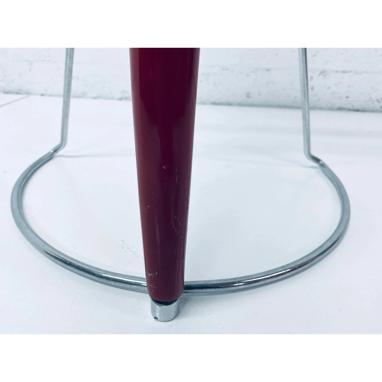 post-modern-sir-bis-porada-red-lacquered-and-chrome-unisex-valet-stand-8851