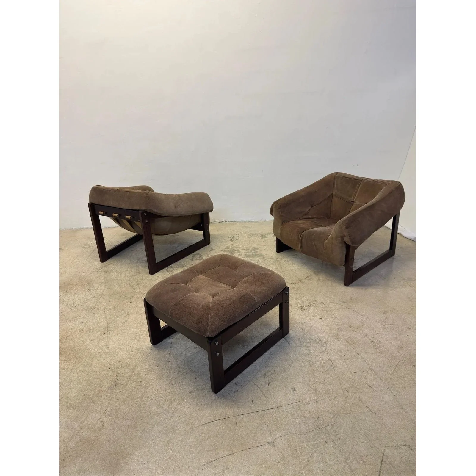 percival-lafer-pair-of-mp-79-brown-suede-leather-lounge-chairs-with-ottoman-4368