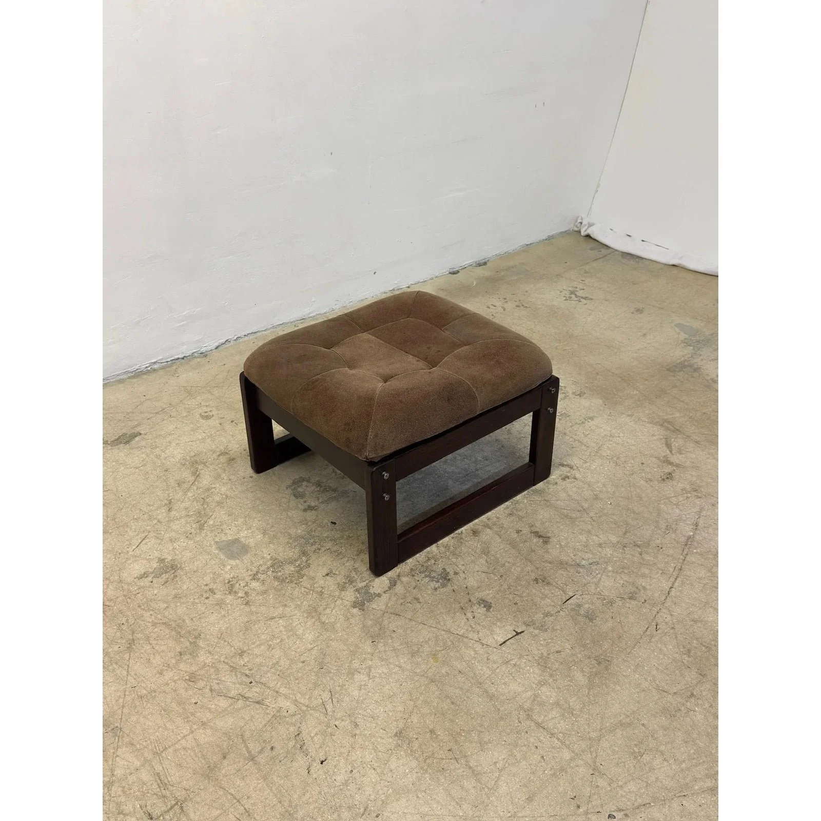 percival-lafer-pair-of-mp-79-brown-suede-leather-lounge-chairs-with-ottoman-3899