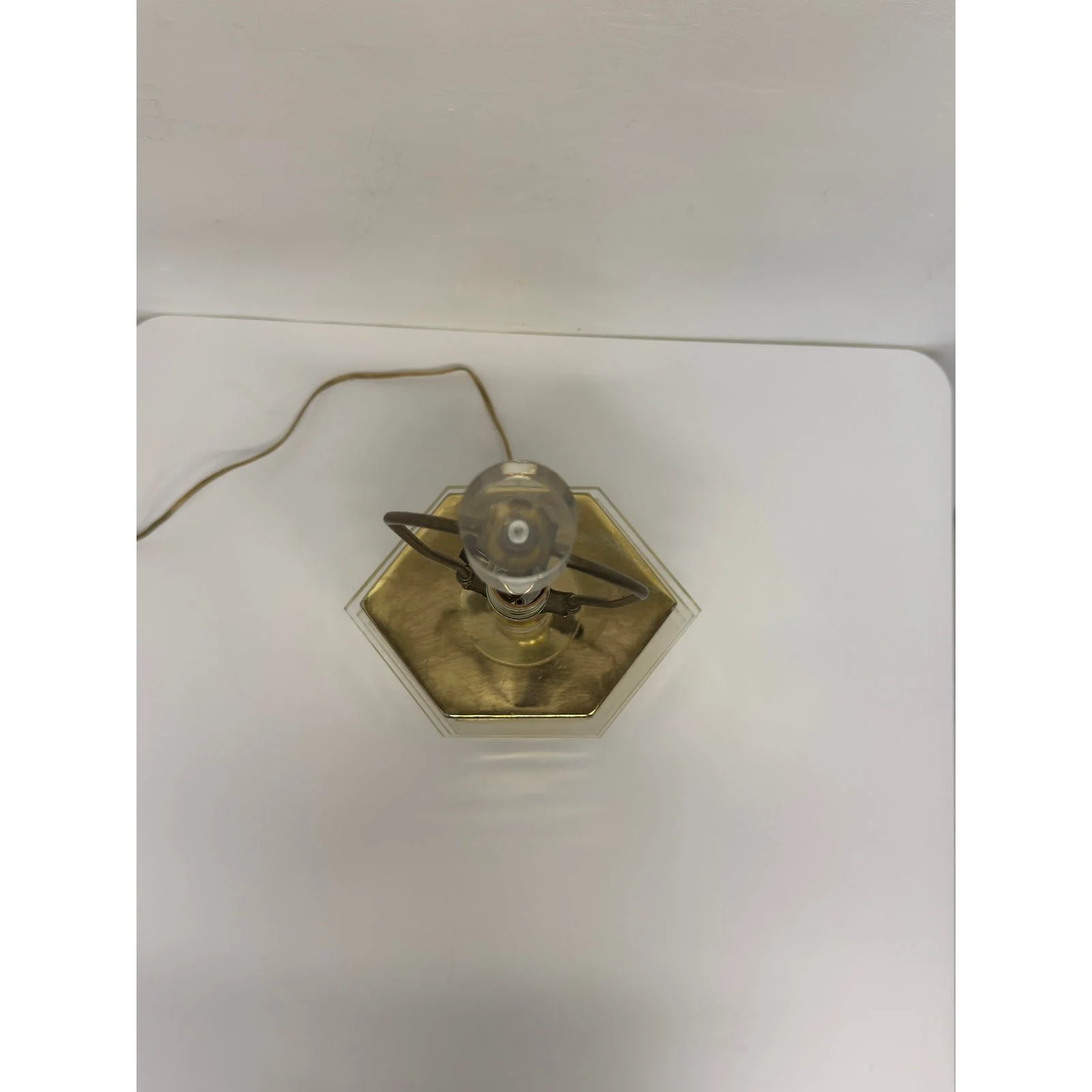 mid-centruy-brass-and-lucite-table-lamp-with-lucite-finial-1970s-3958