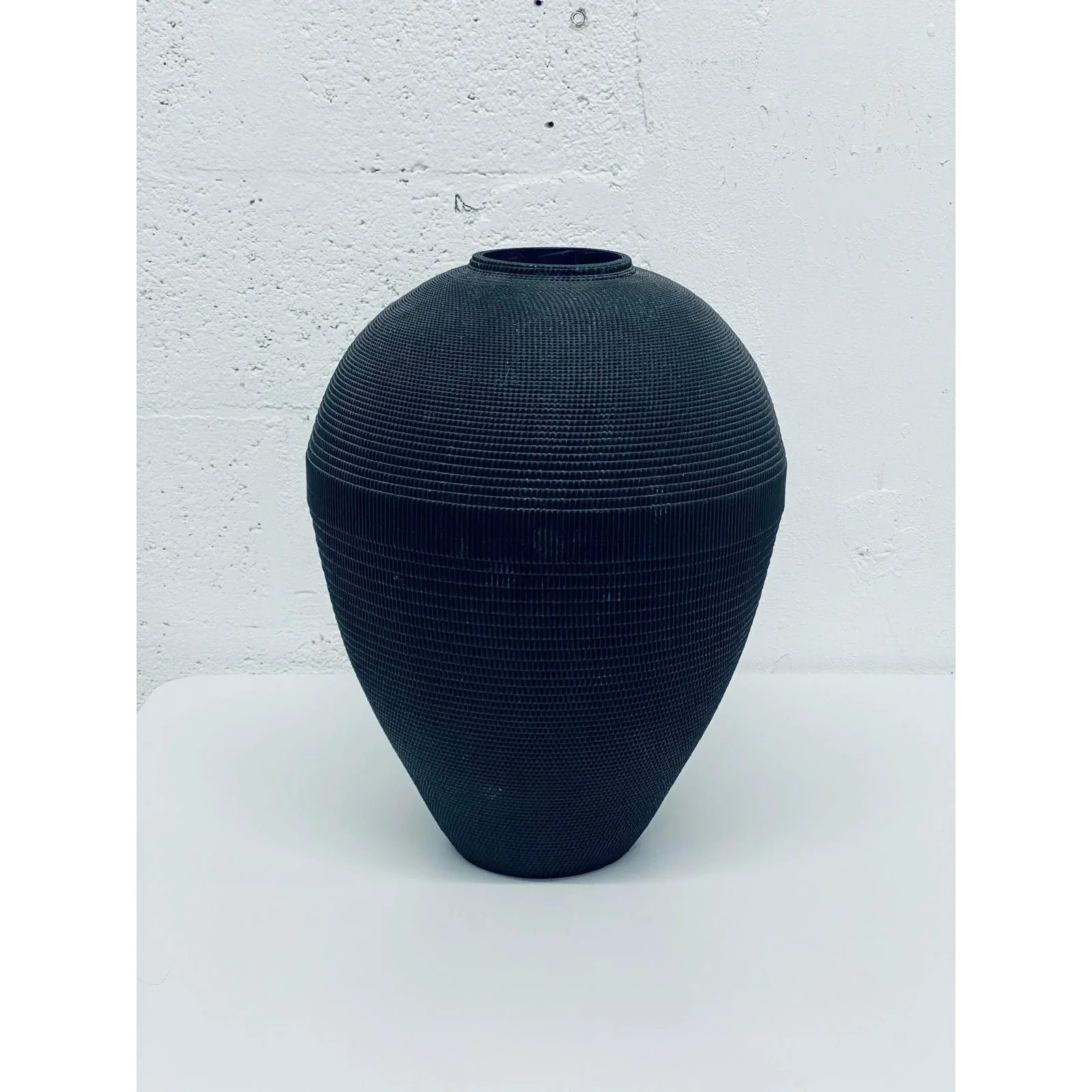 postmodern-black-corrugated-cardboard-vase-by-flute-chicago-1447