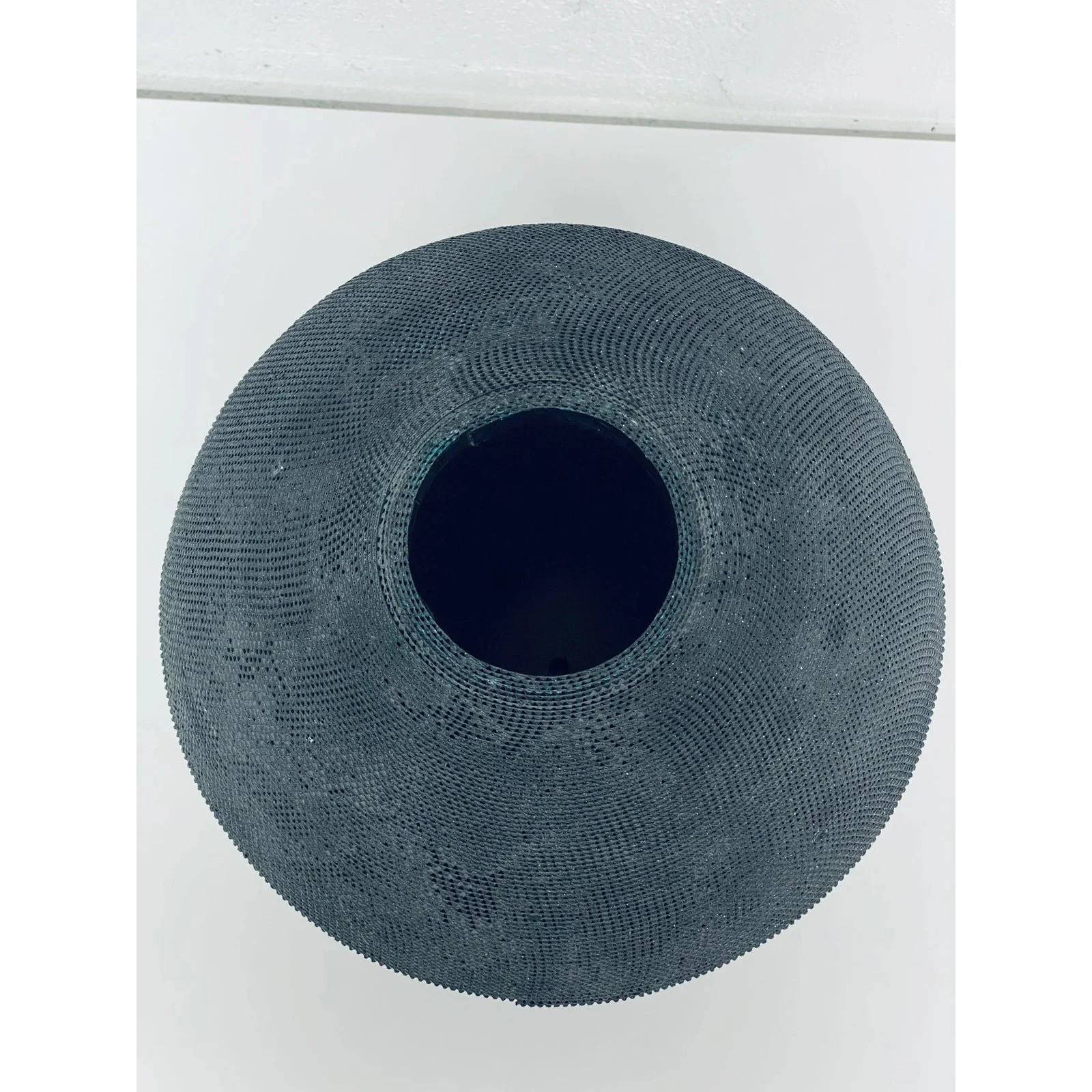 postmodern-black-corrugated-cardboard-vase-by-flute-chicago-3401