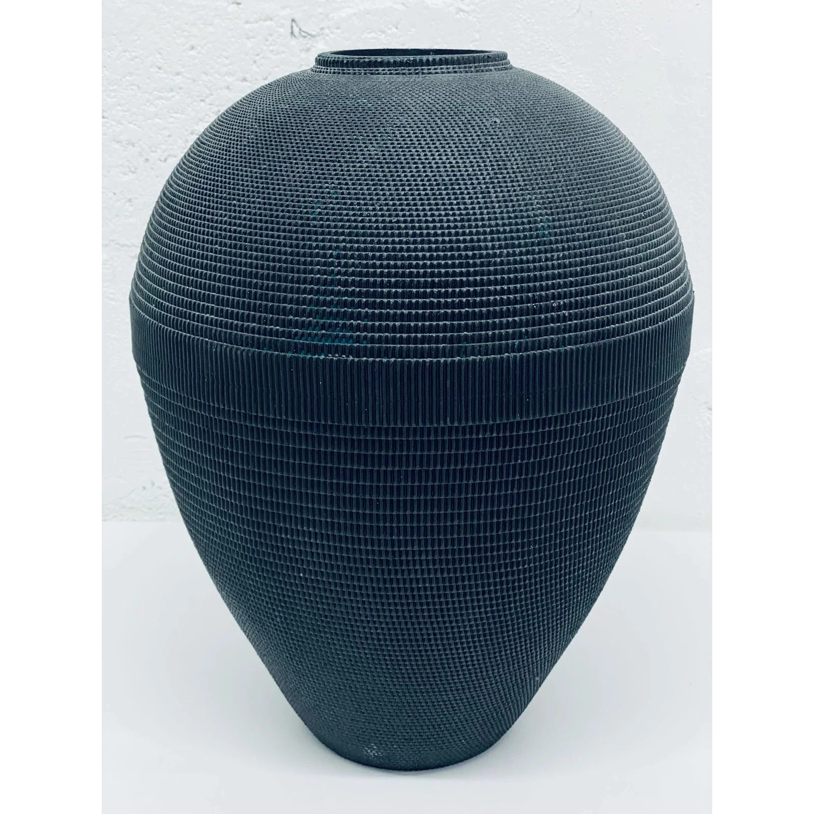 postmodern-black-corrugated-cardboard-vase-by-flute-chicago-0885