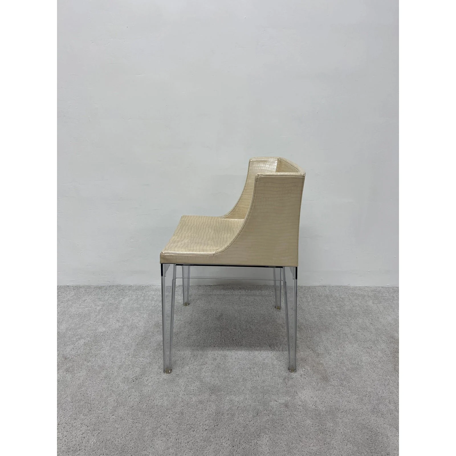 philippe-starck-mademoiselle-chair-for-kartell-5434