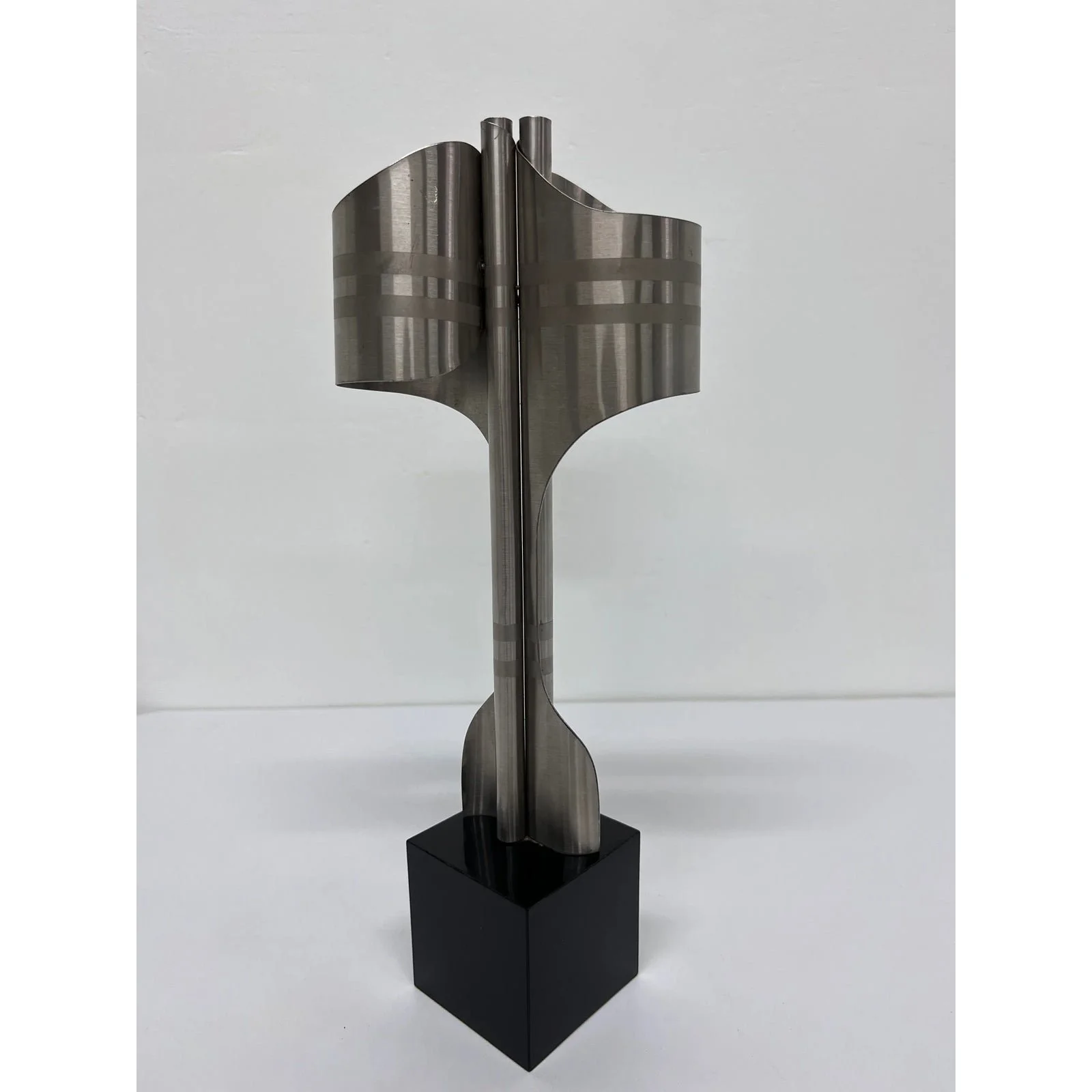 contemporary-brazilian-metal-flag-sculpture-2012-9957