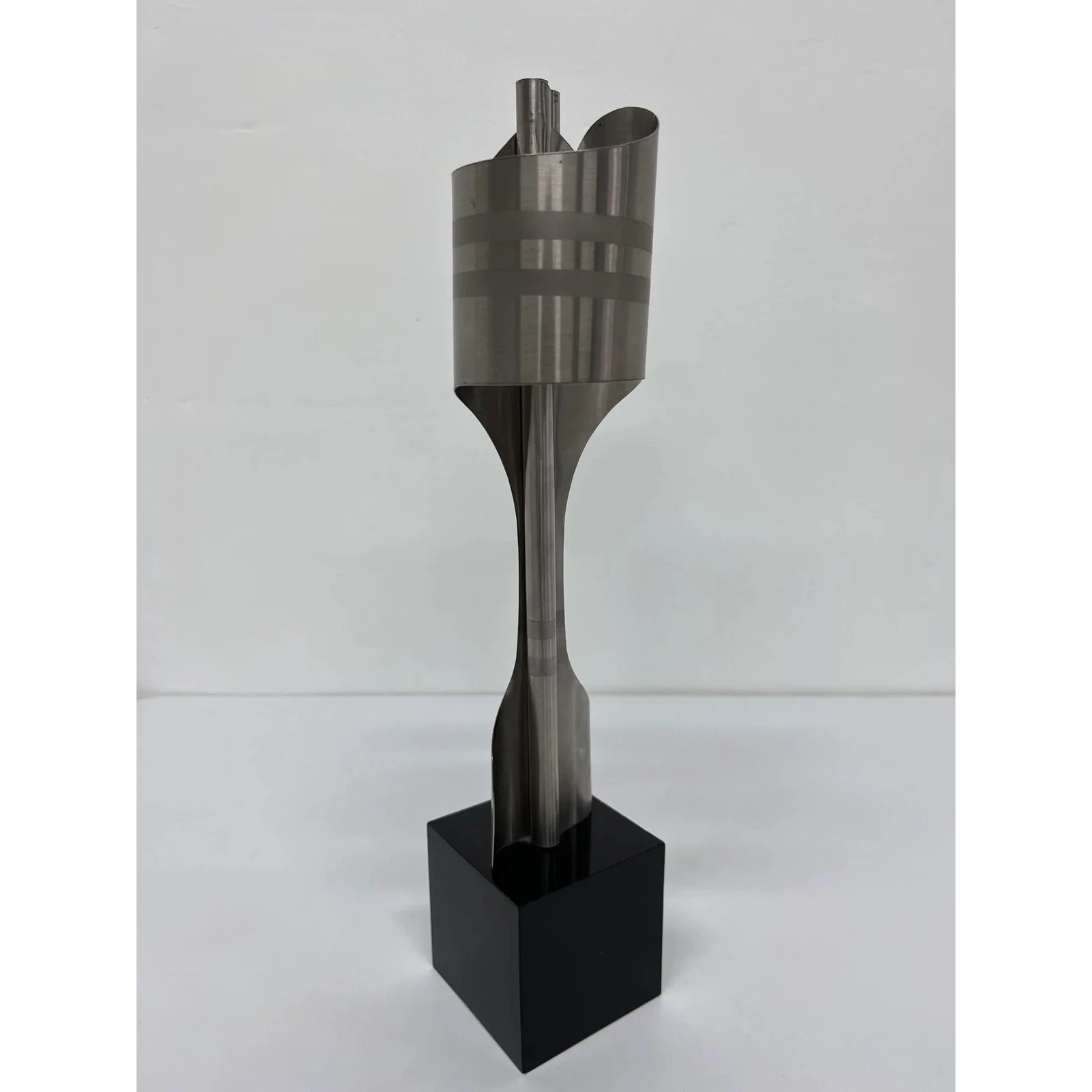 contemporary-brazilian-metal-flag-sculpture-2012-9474