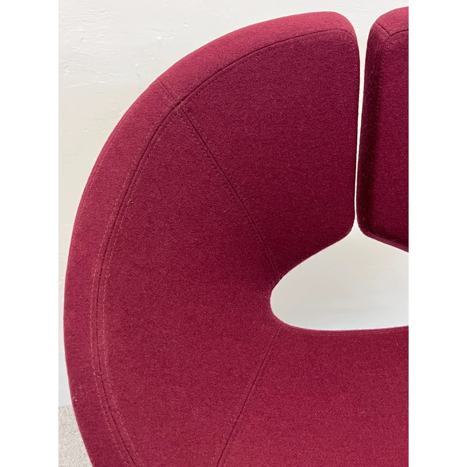 patrick-norguet-little-apollo-stool-for-artifort-8913