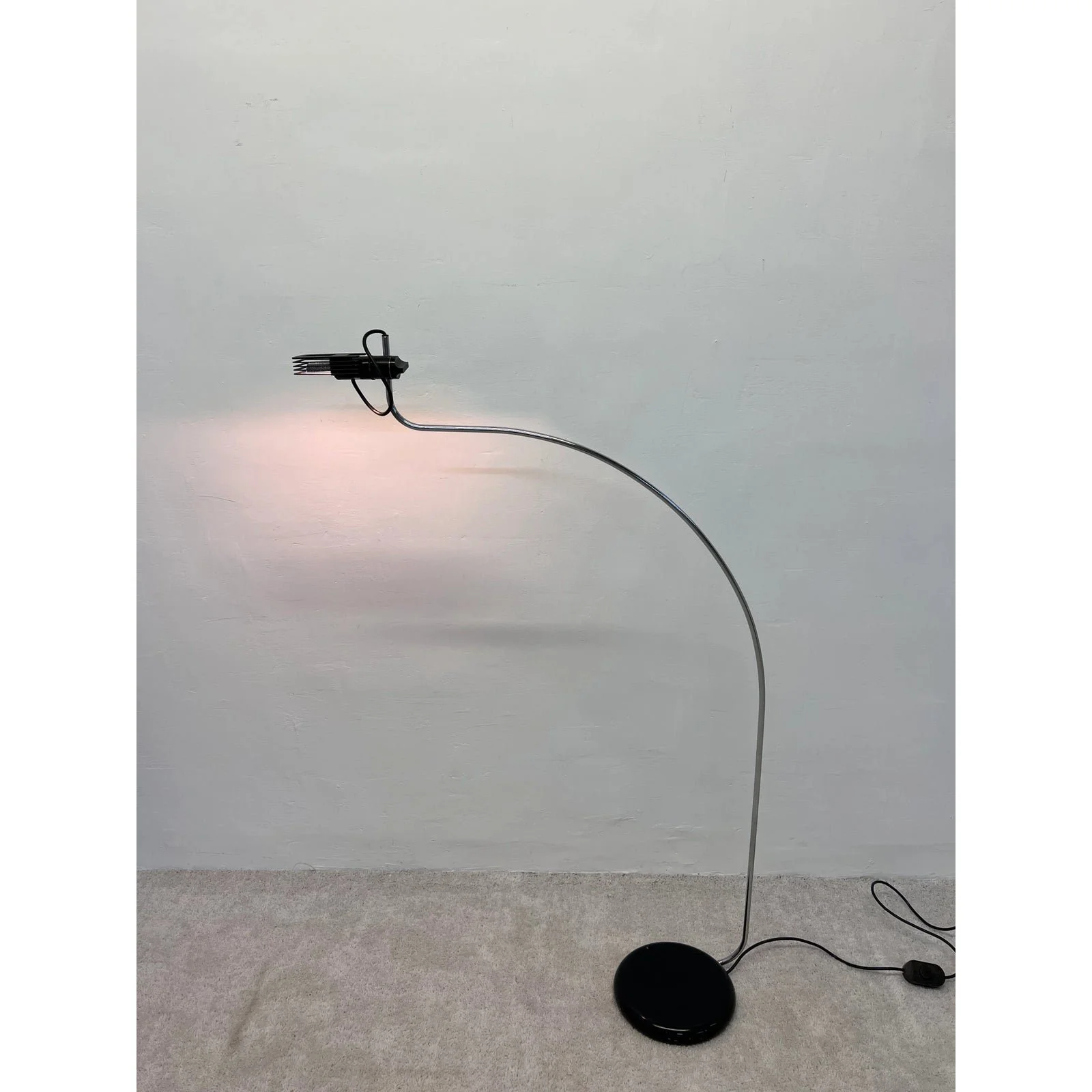 bruno-gecchelin-wing-floor-lamp-for-oluce-italy-1970s-9291