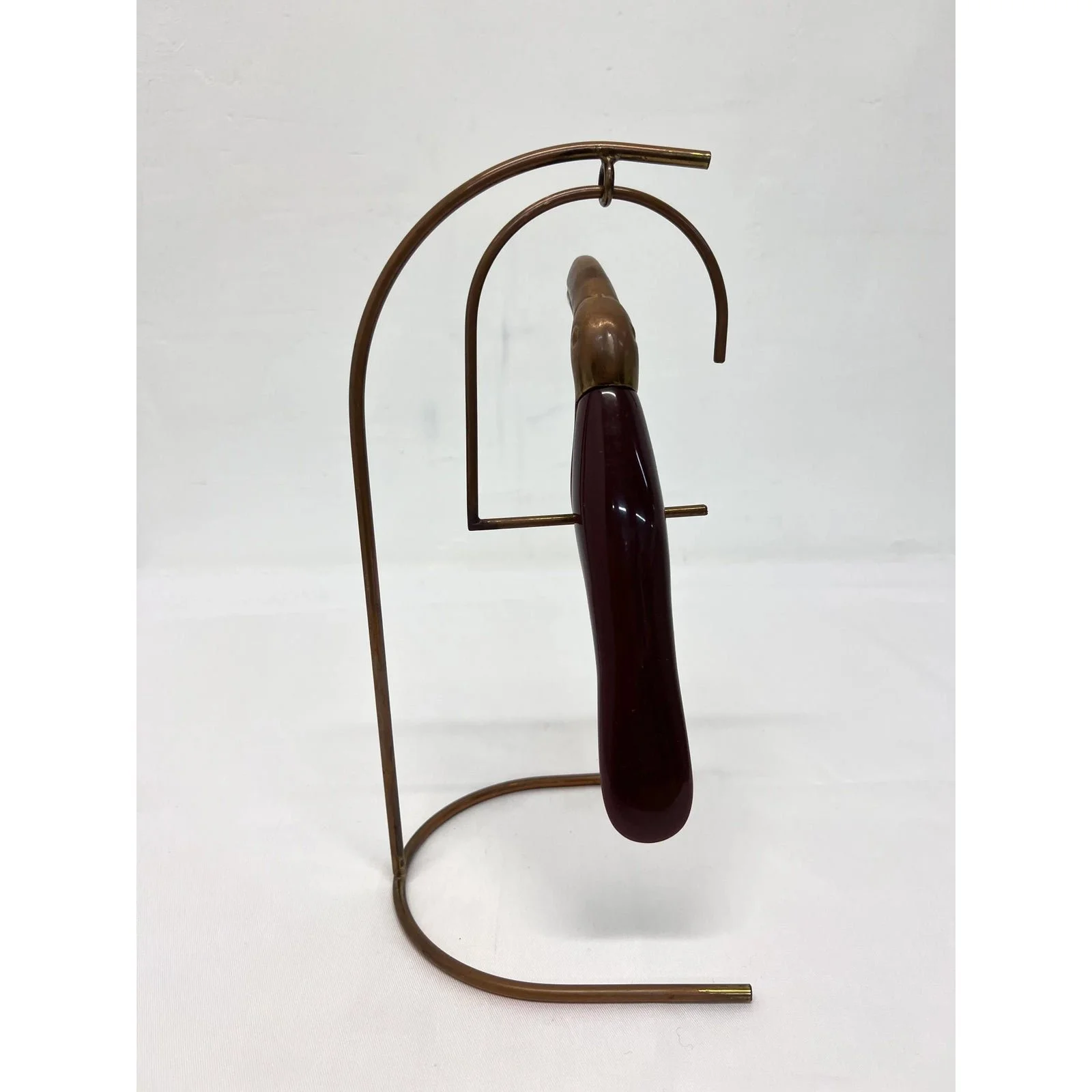 brazilian-mid-century-modern-brass-and-resin-toucan-on-stand-1960s-6254