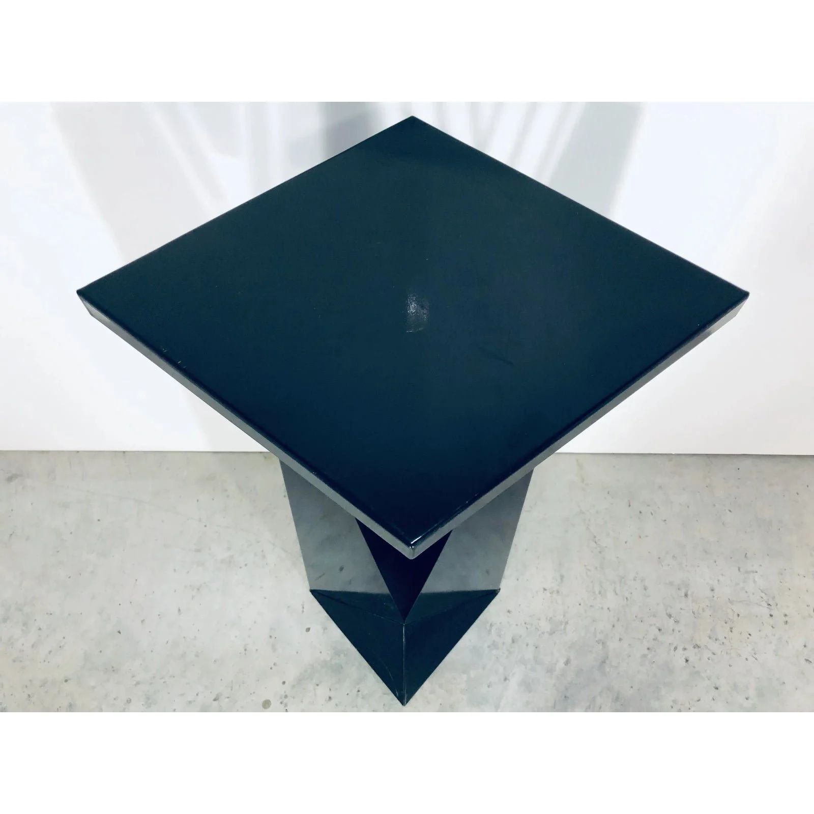 post-modern-memphis-steel-faceted-pedestal-table-1980