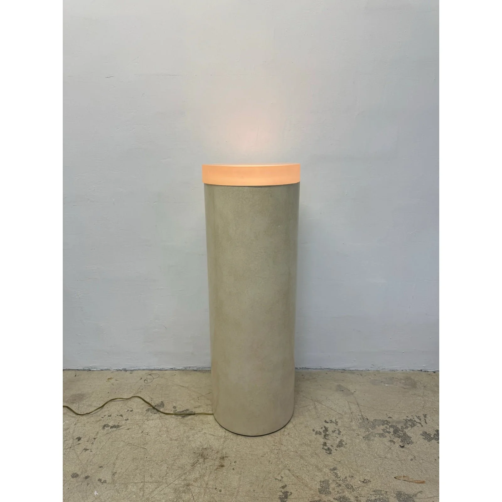 mid-century-lacquered-pedestal-table-lamp-with-acylic-top-2235
