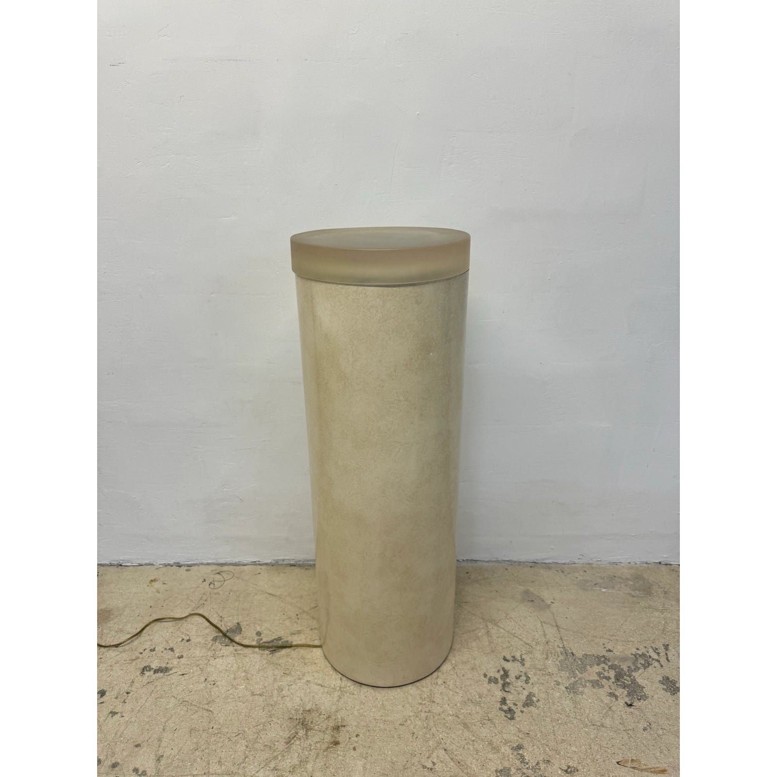 mid-century-lacquered-pedestal-table-lamp-with-acylic-top-7791