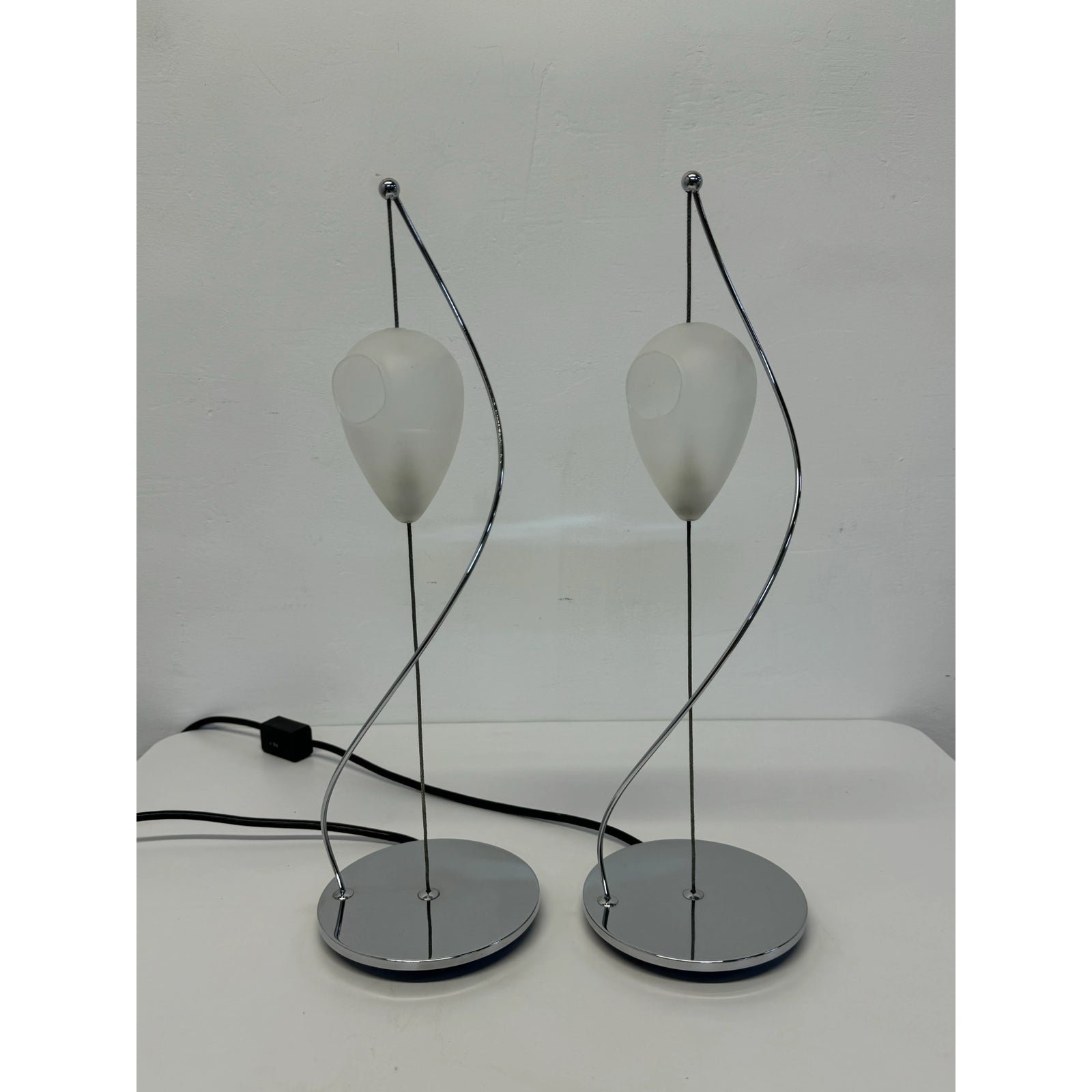italian-suspended-murano-glass-and-chrome-base-table-lamps-a-pair-2309