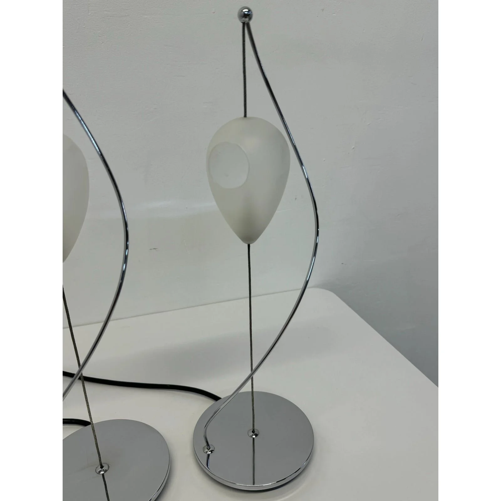italian-suspended-murano-glass-and-chrome-base-table-lamps-a-pair-4132