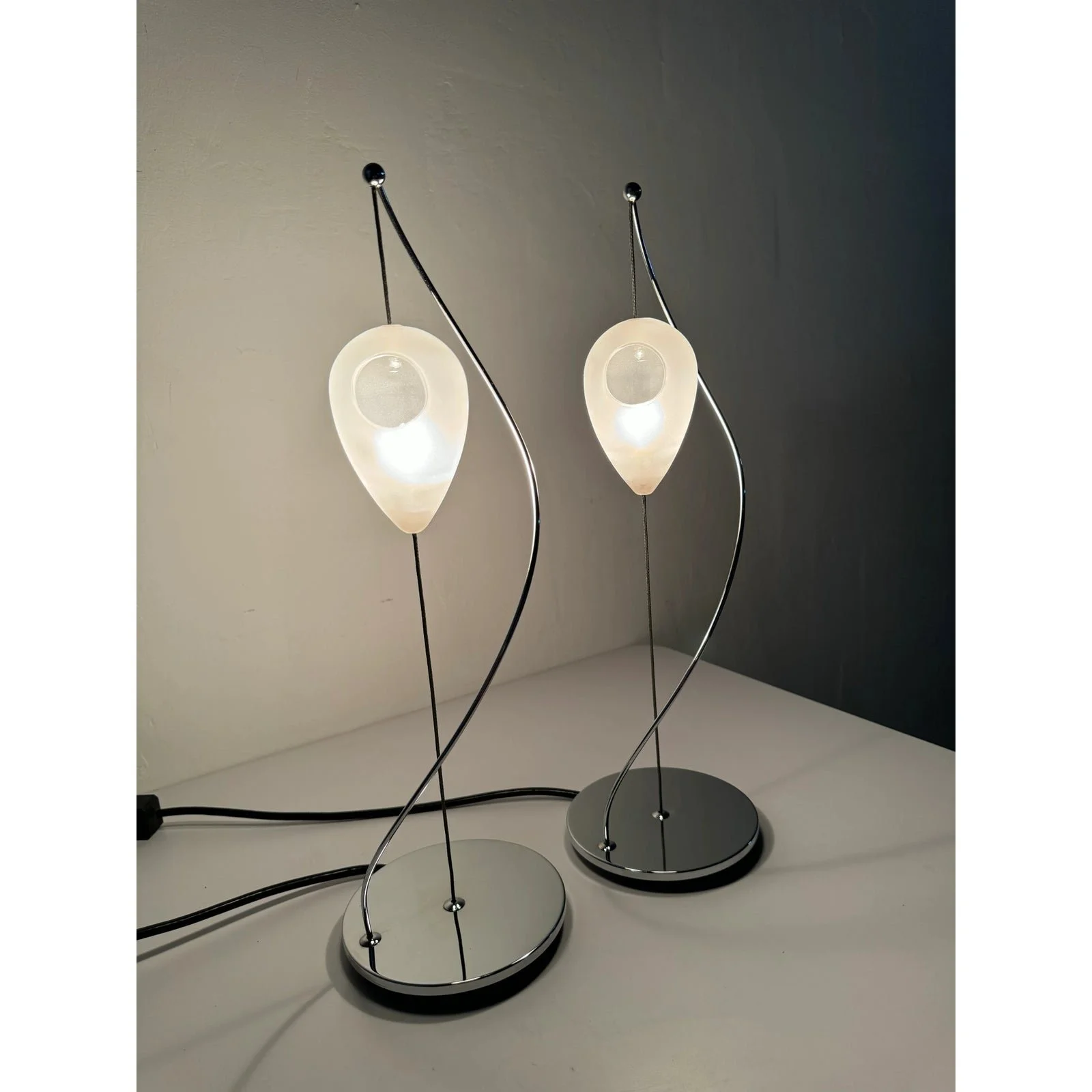 italian-suspended-murano-glass-and-chrome-base-table-lamps-a-pair-9518