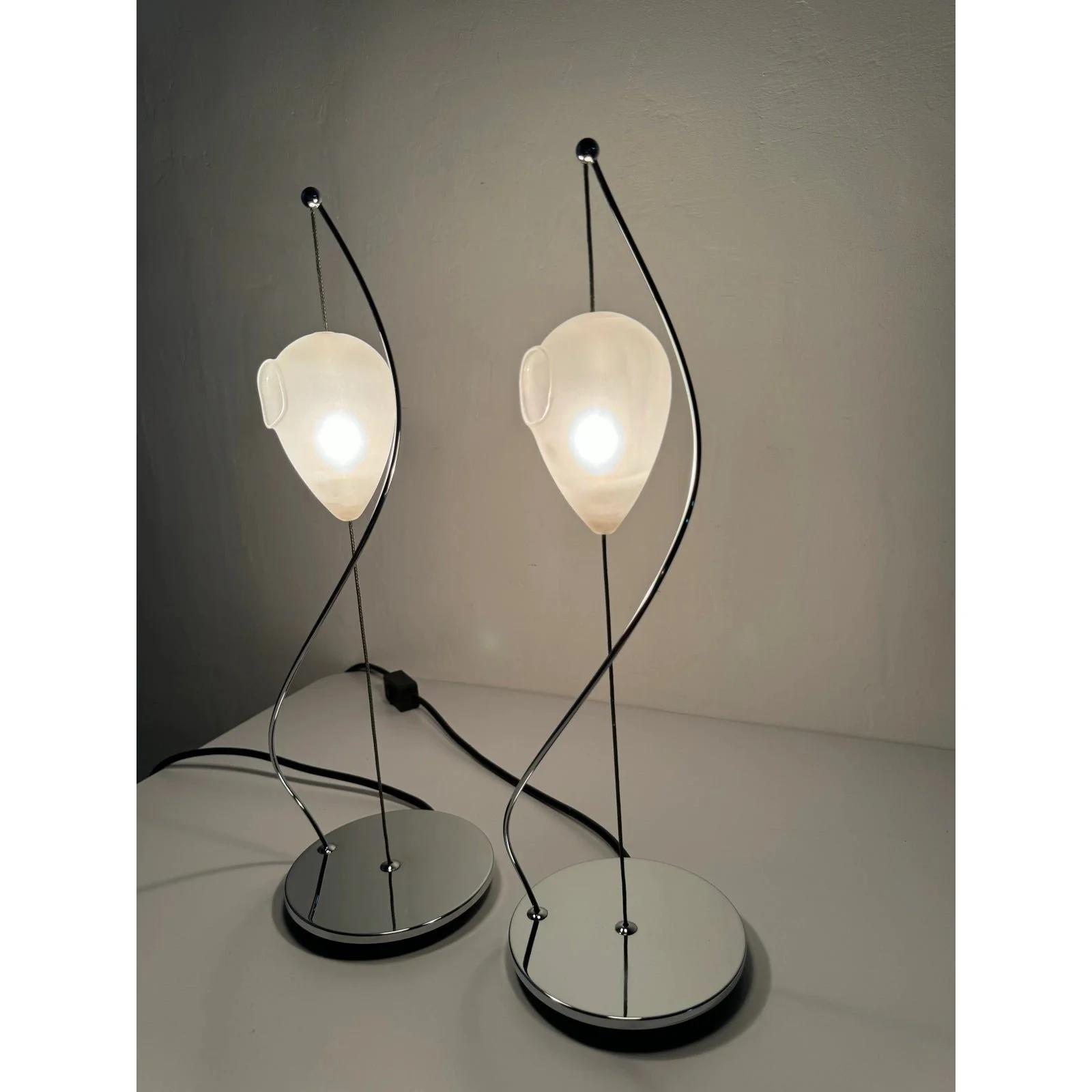 italian-suspended-murano-glass-and-chrome-base-table-lamps-a-pair-1887