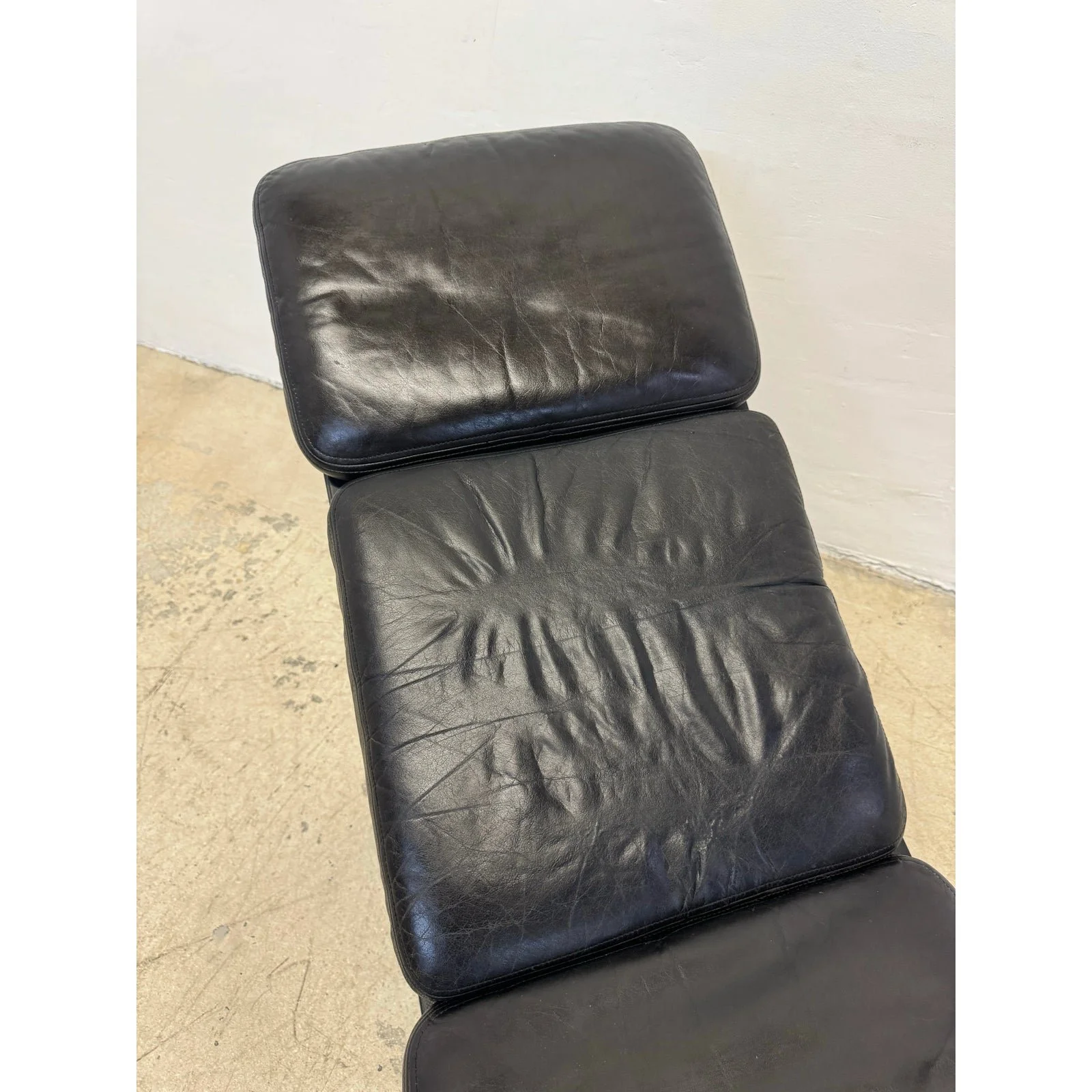 charles-and-ray-eames-billy-wilder-es106-chaise-lounge-for-herman-miller-1970s-8046