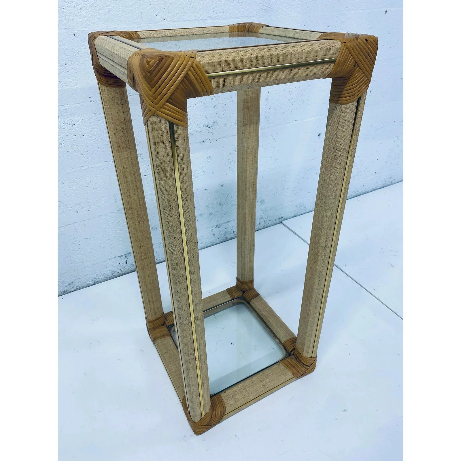 rattan-and-raffia-pedestal-table-with-glass-inserts-6143