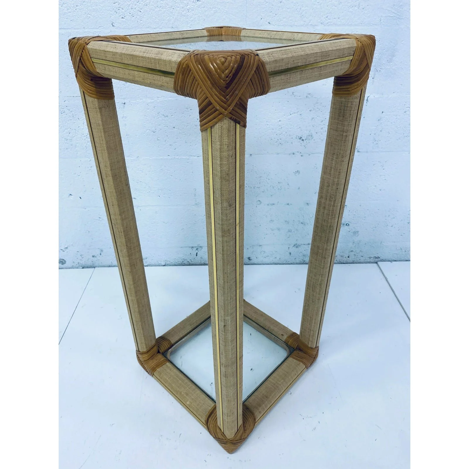 rattan-and-raffia-pedestal-table-with-glass-inserts-3356