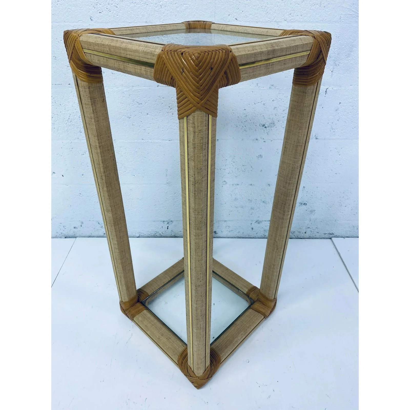 rattan-and-raffia-pedestal-table-with-glass-inserts-4277