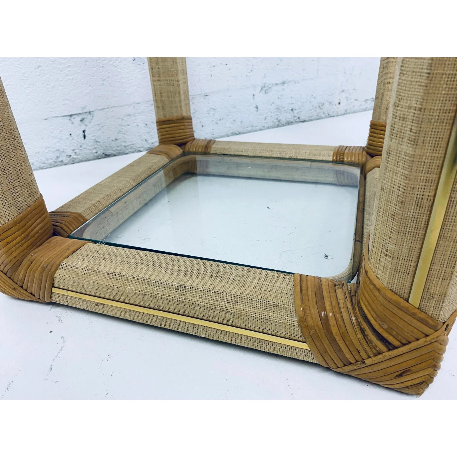 rattan-and-raffia-pedestal-table-with-glass-inserts-6442