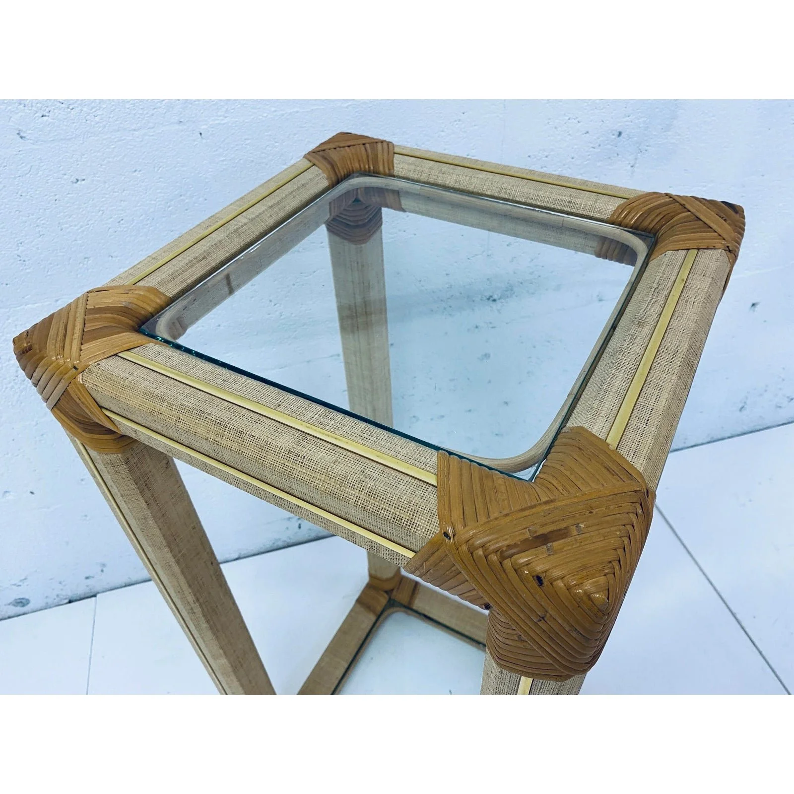 rattan-and-raffia-pedestal-table-with-glass-inserts-5830