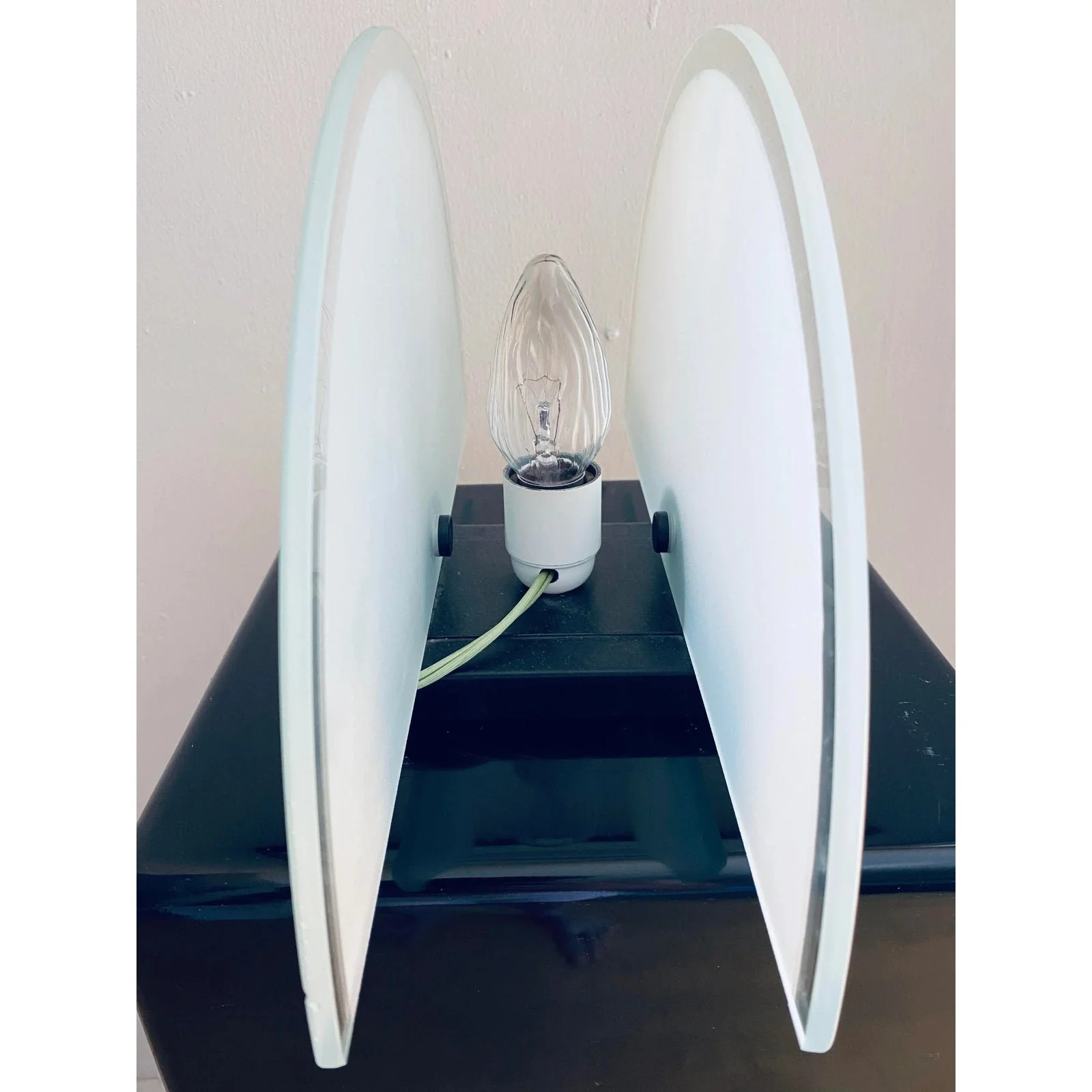 1980s-art-deco-revival-glass-table-lamp-1666