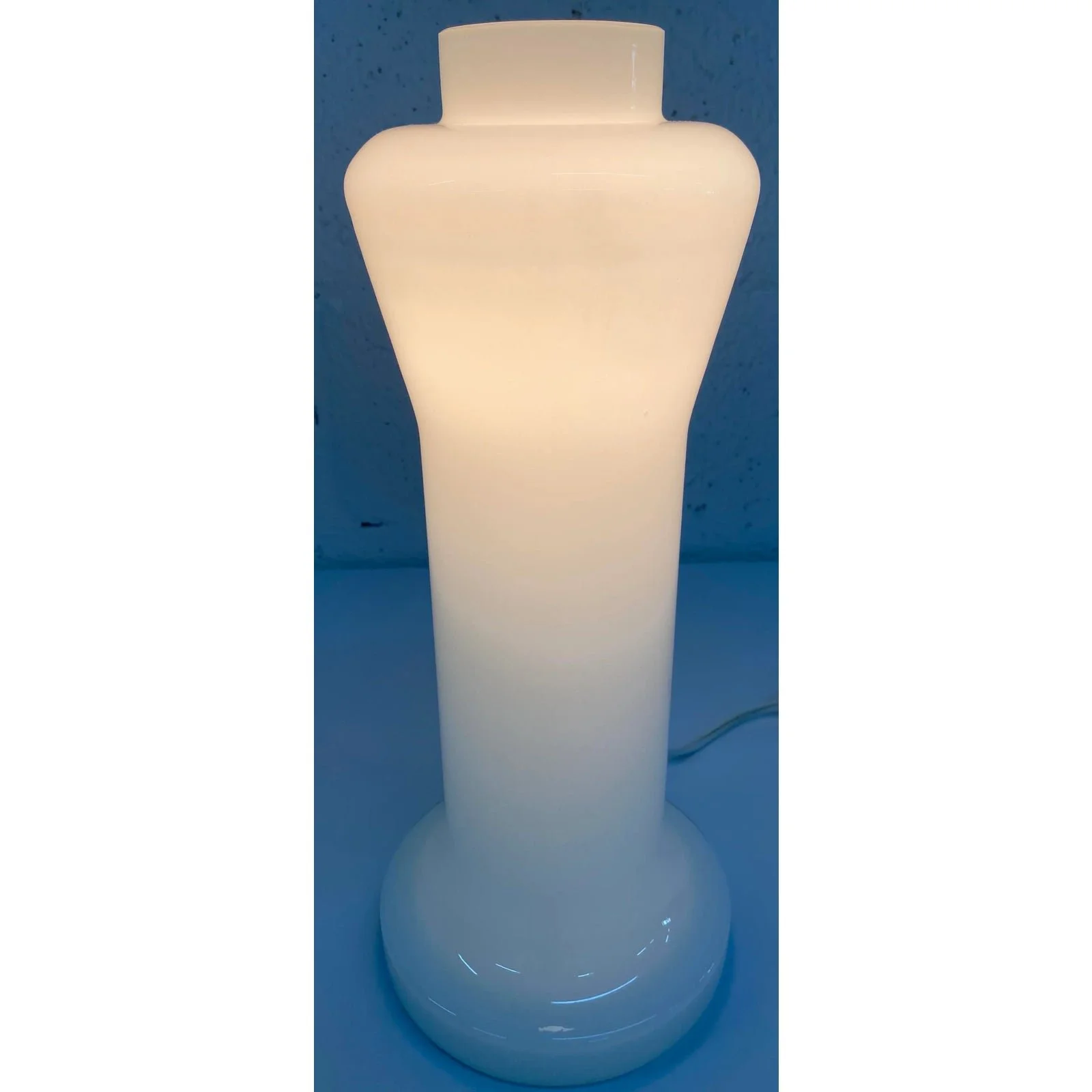 1970s-art-deco-revival-murano-glass-table-lamp-8851
