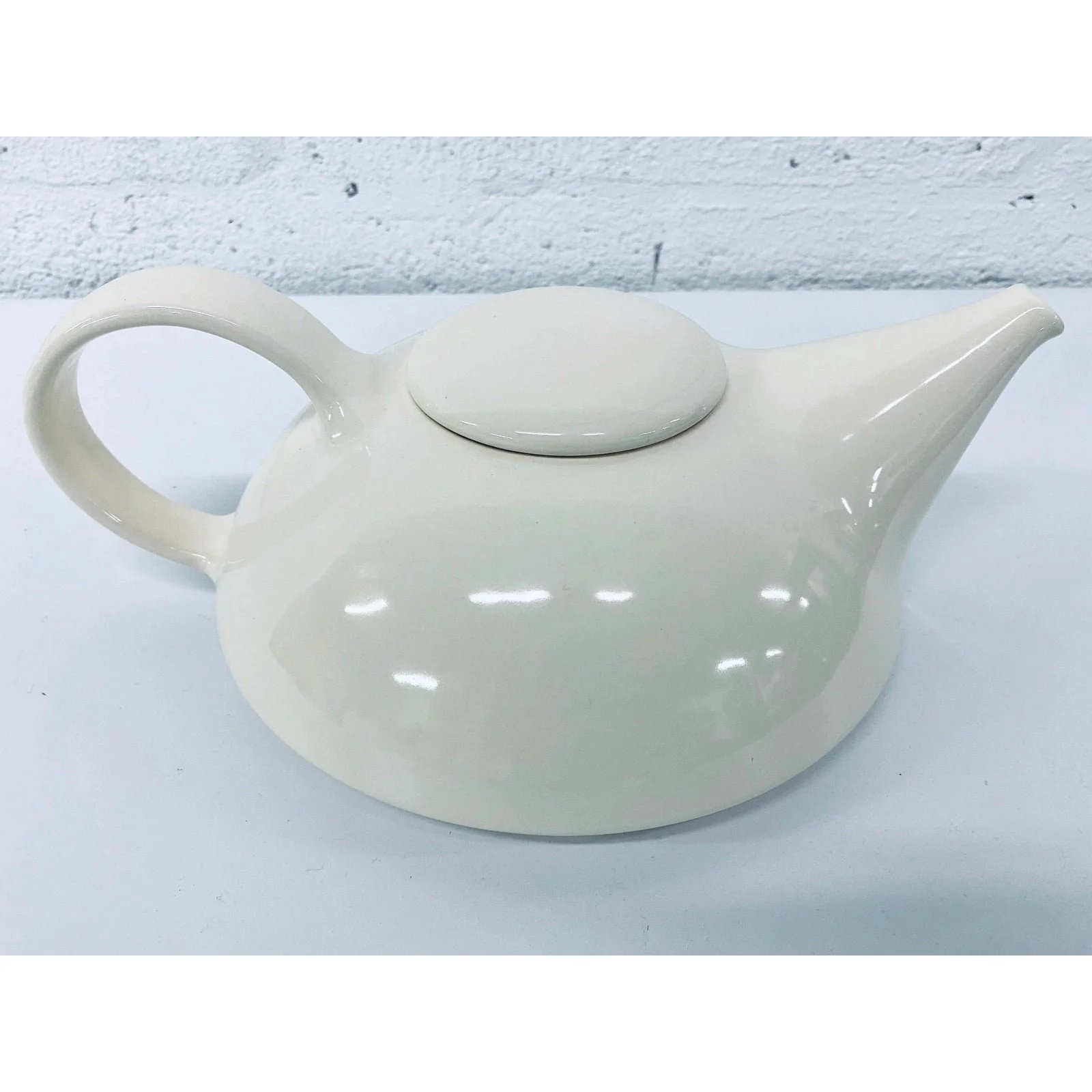 postmodern-claudia-shuride-tea-pot-for-toscany-japan-3515