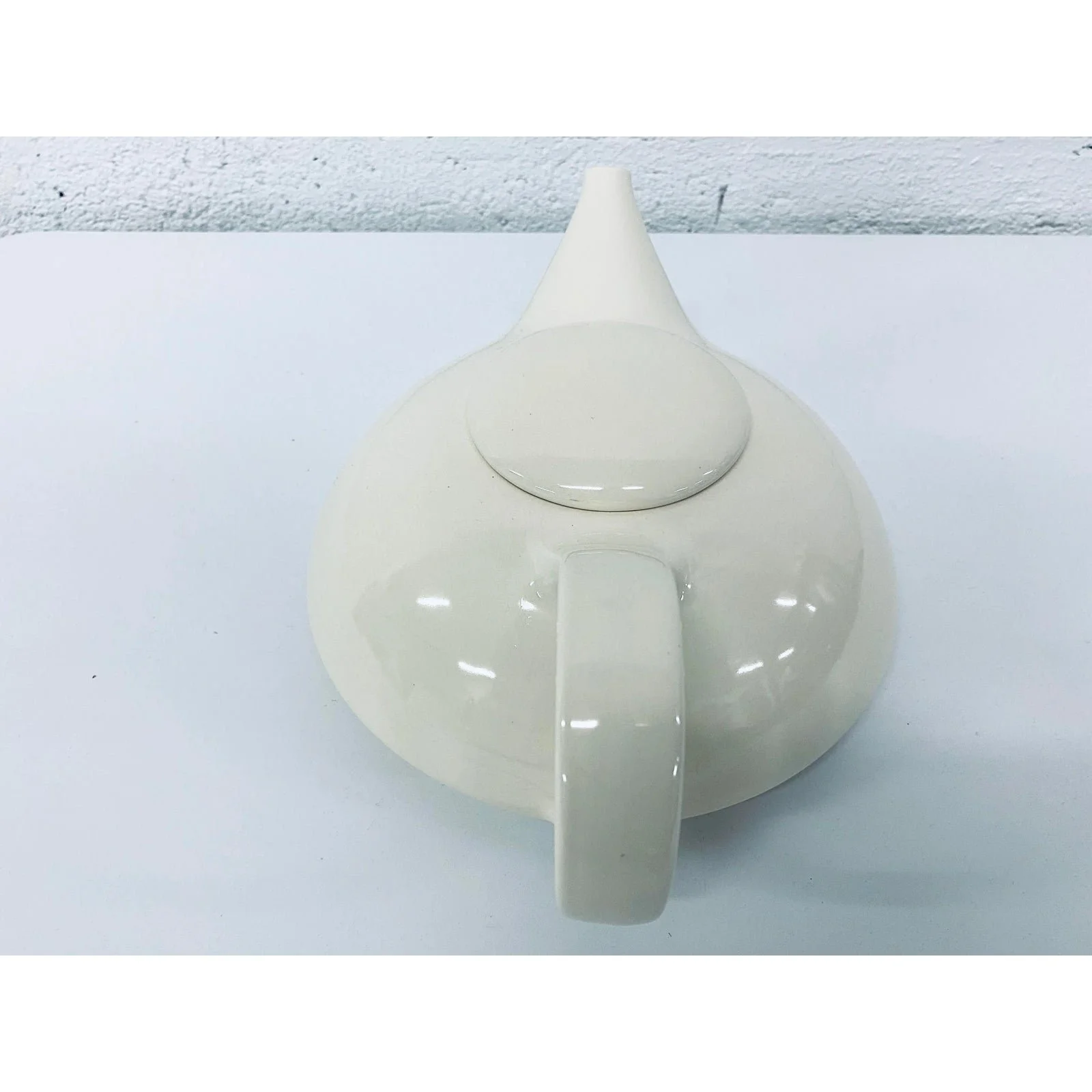 postmodern-claudia-shuride-tea-pot-for-toscany-japan-3966