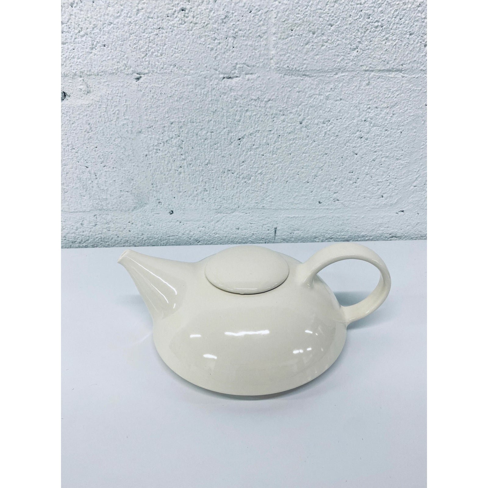 postmodern-claudia-shuride-tea-pot-for-toscany-japan-1005