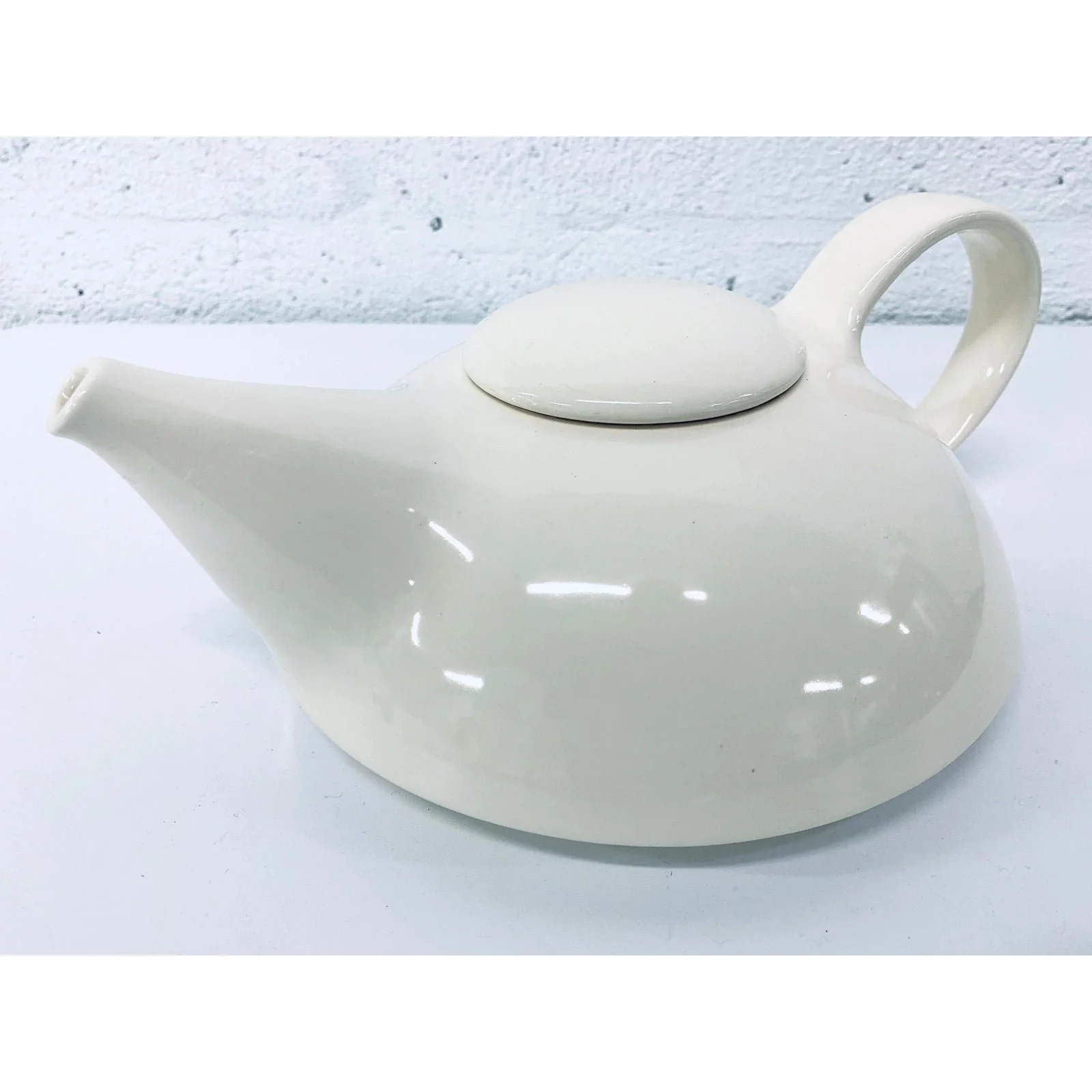 postmodern-claudia-shuride-tea-pot-for-toscany-japan-2574