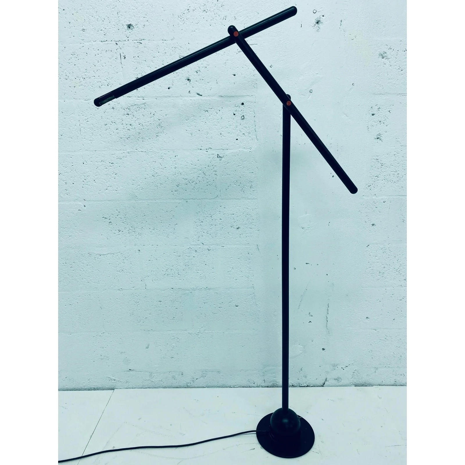 mario-arnaboldi-postmodern-mira-floor-lamp-for-programmaluce-0010