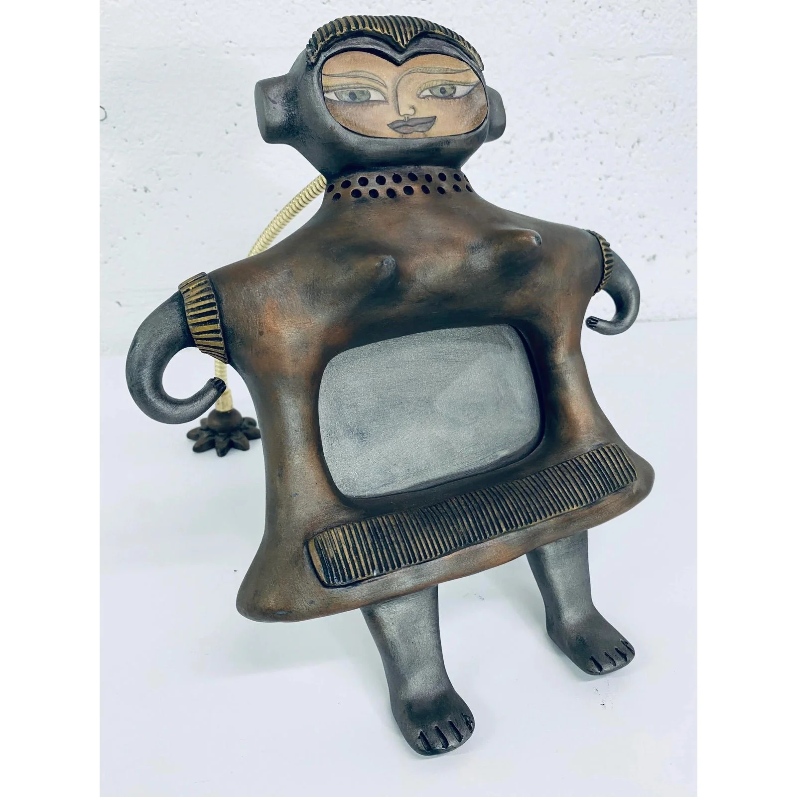 kimberly-willcox-sculptural-picture-frame-0182