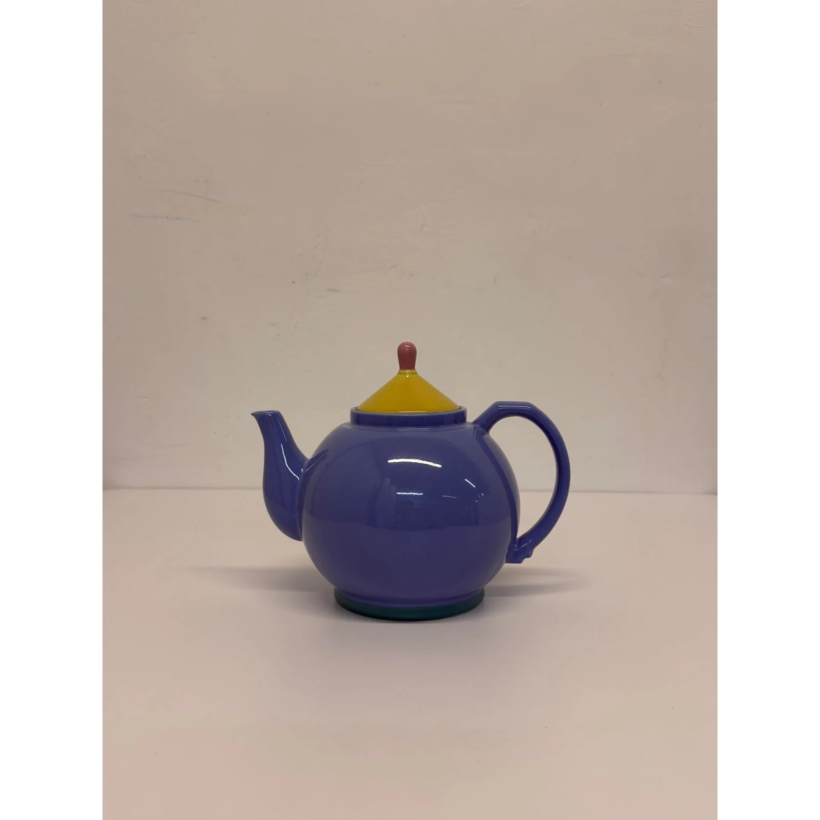 lindt-stymeist-postmodern-colorways-tea-kettle-1980s-8835