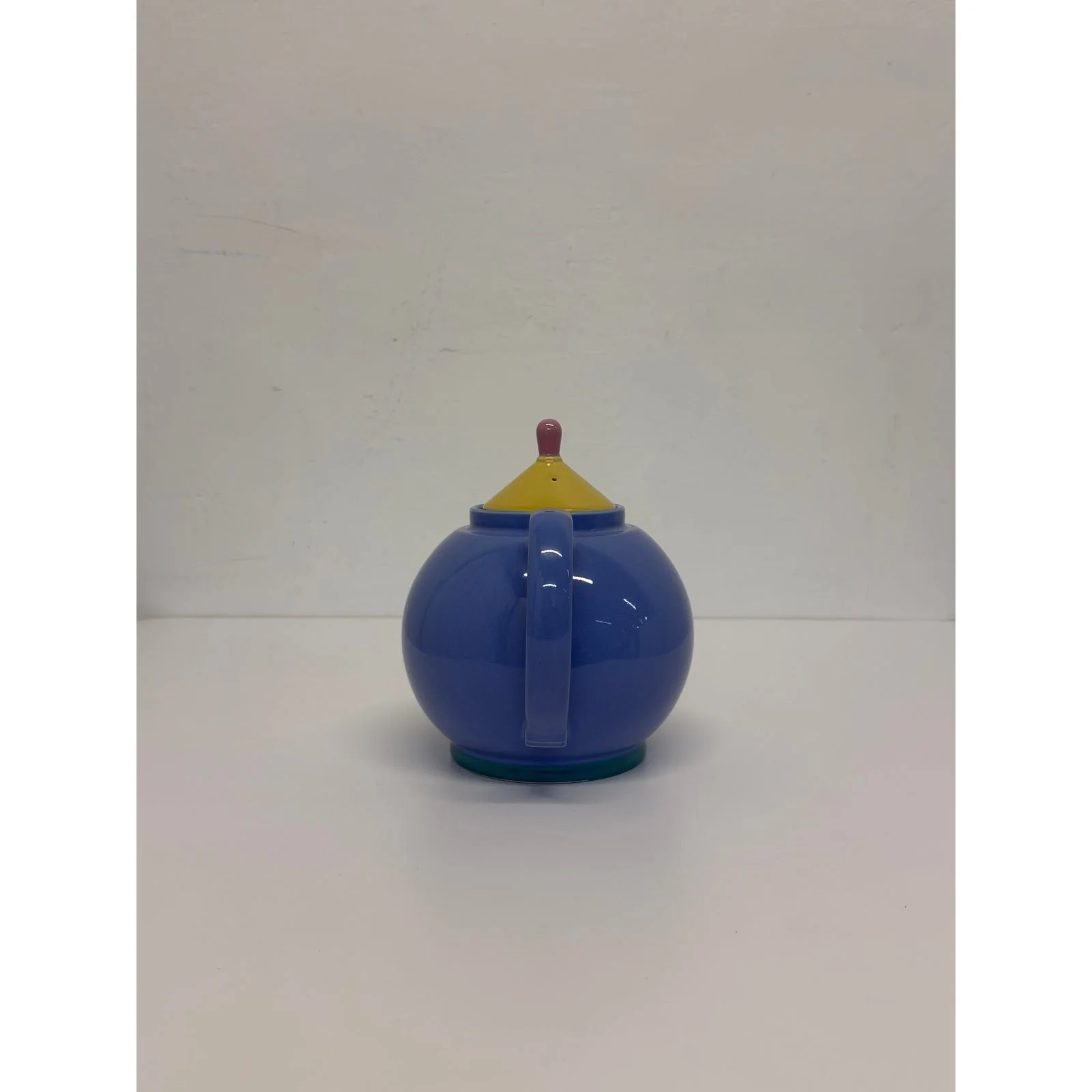 lindt-stymeist-postmodern-colorways-tea-kettle-1980s-3436