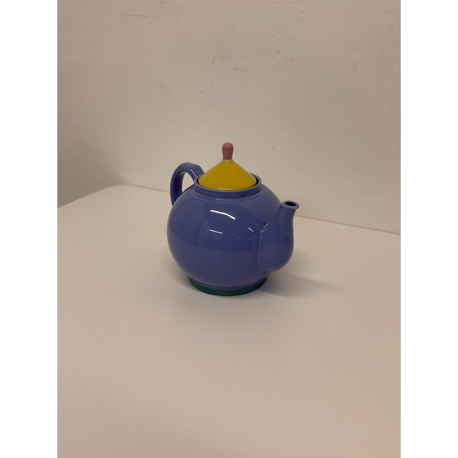 lindt-stymeist-postmodern-colorways-tea-kettle-1980s-1534