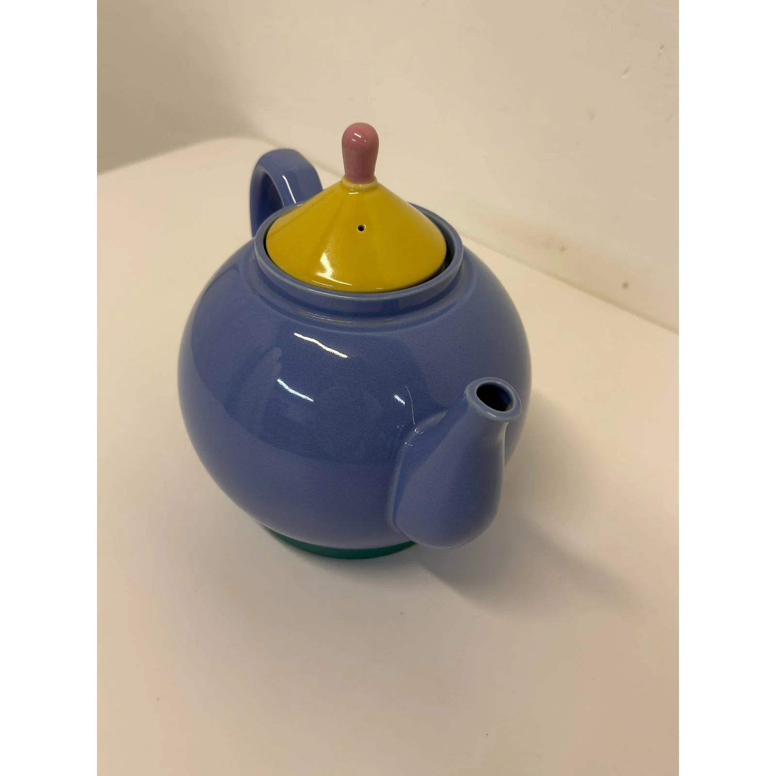 lindt-stymeist-postmodern-colorways-tea-kettle-1980s-2389