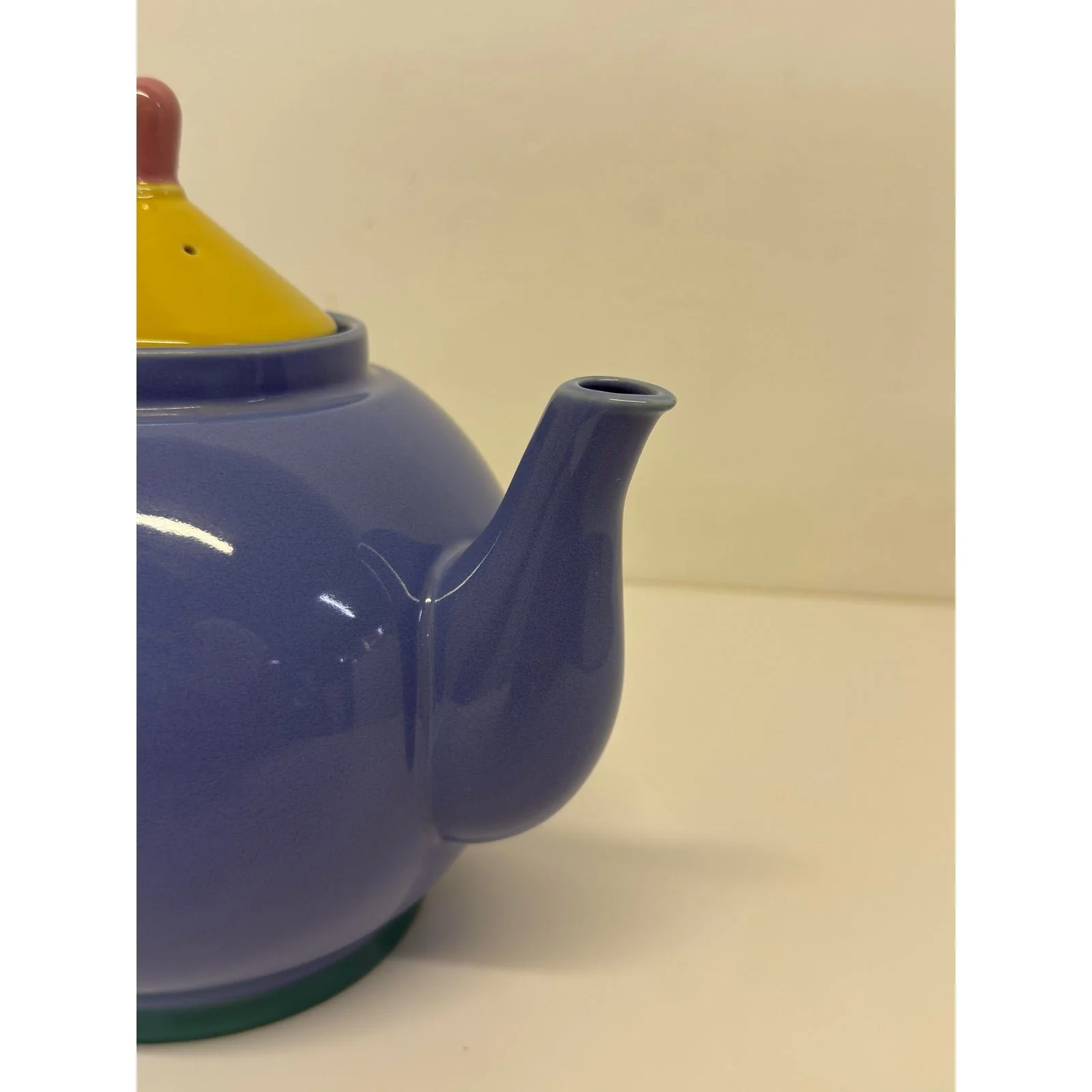 lindt-stymeist-postmodern-colorways-tea-kettle-1980