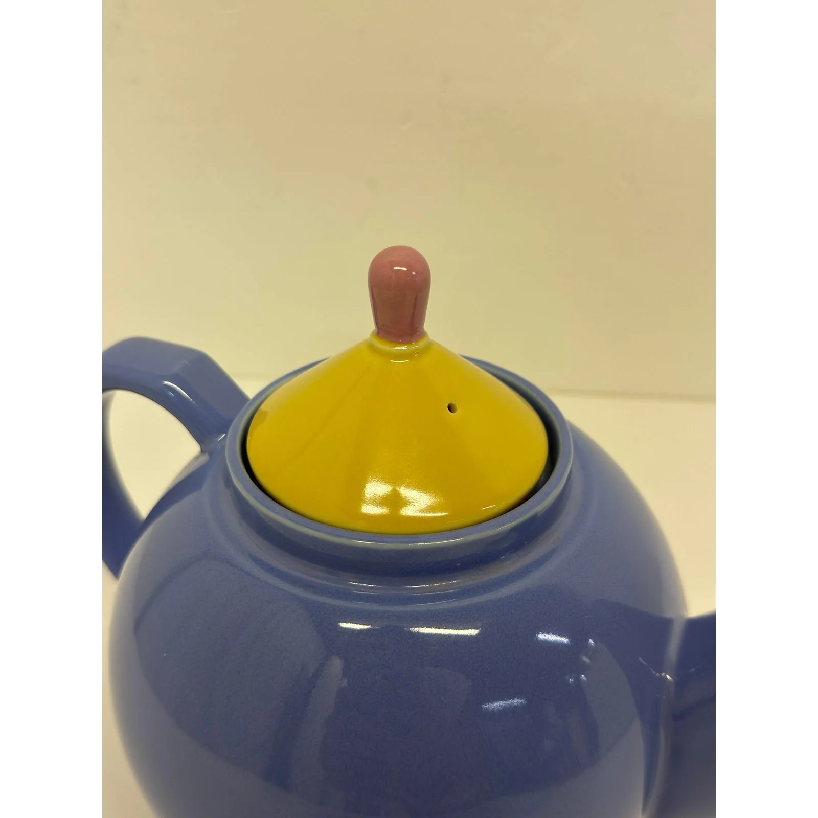 lindt-stymeist-postmodern-colorways-tea-kettle-1980