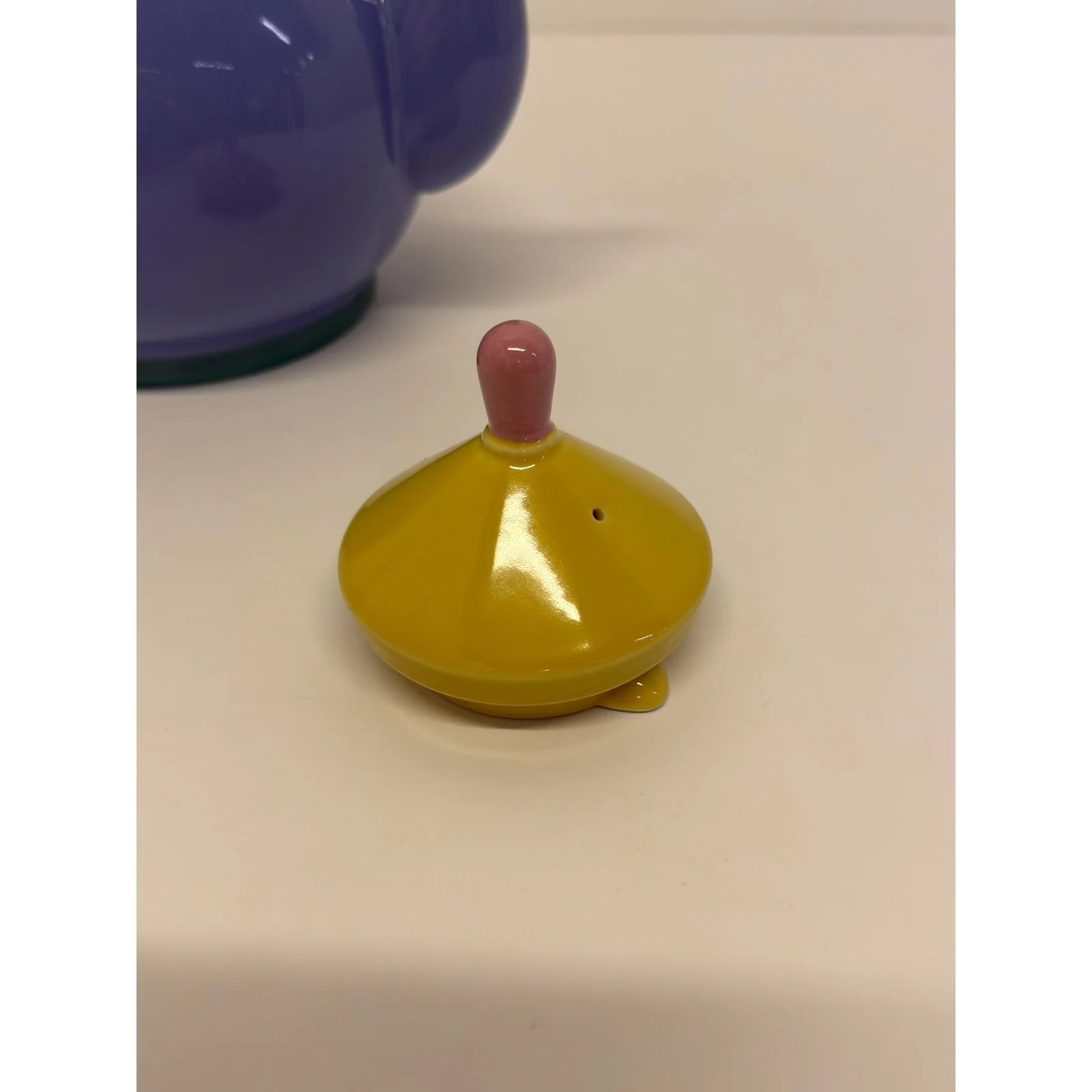 lindt-stymeist-postmodern-colorways-tea-kettle-1980