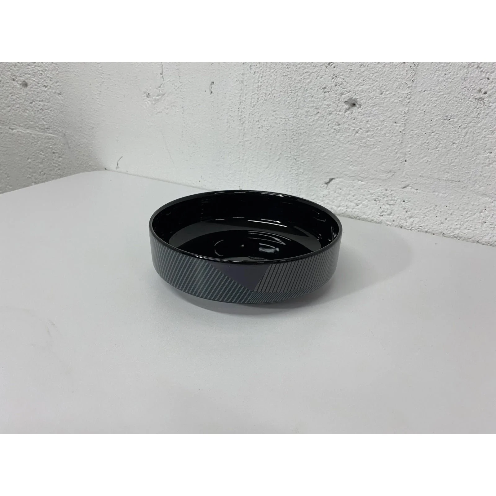 postmodern-design-black-ceramic-bowl-by-daniel-hechter-paris-3120