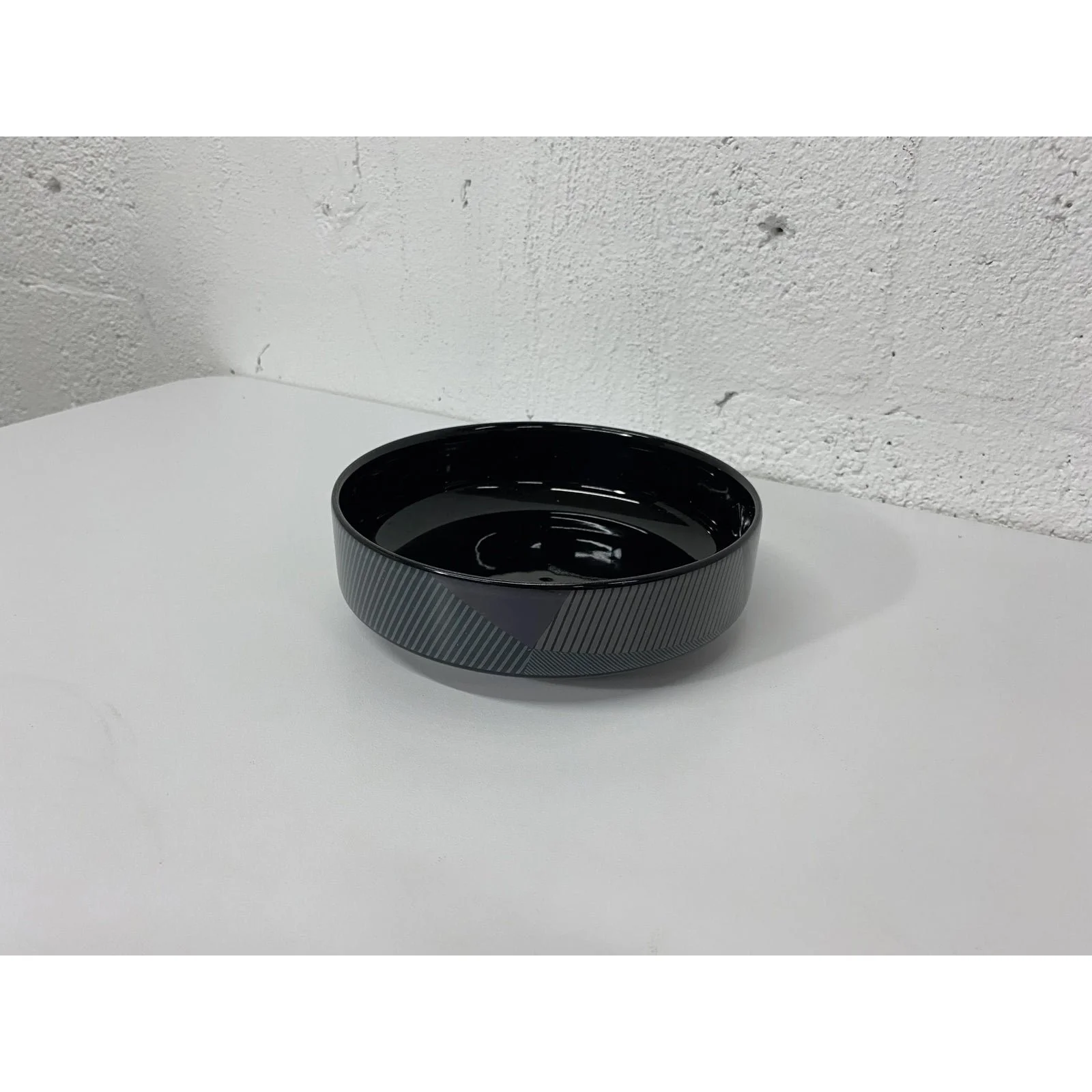 postmodern-design-black-ceramic-bowl-by-daniel-hechter-paris-8960
