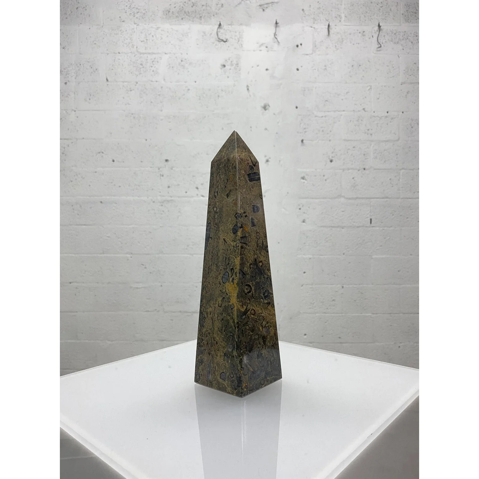 mid-century-marble-obelisk-9658