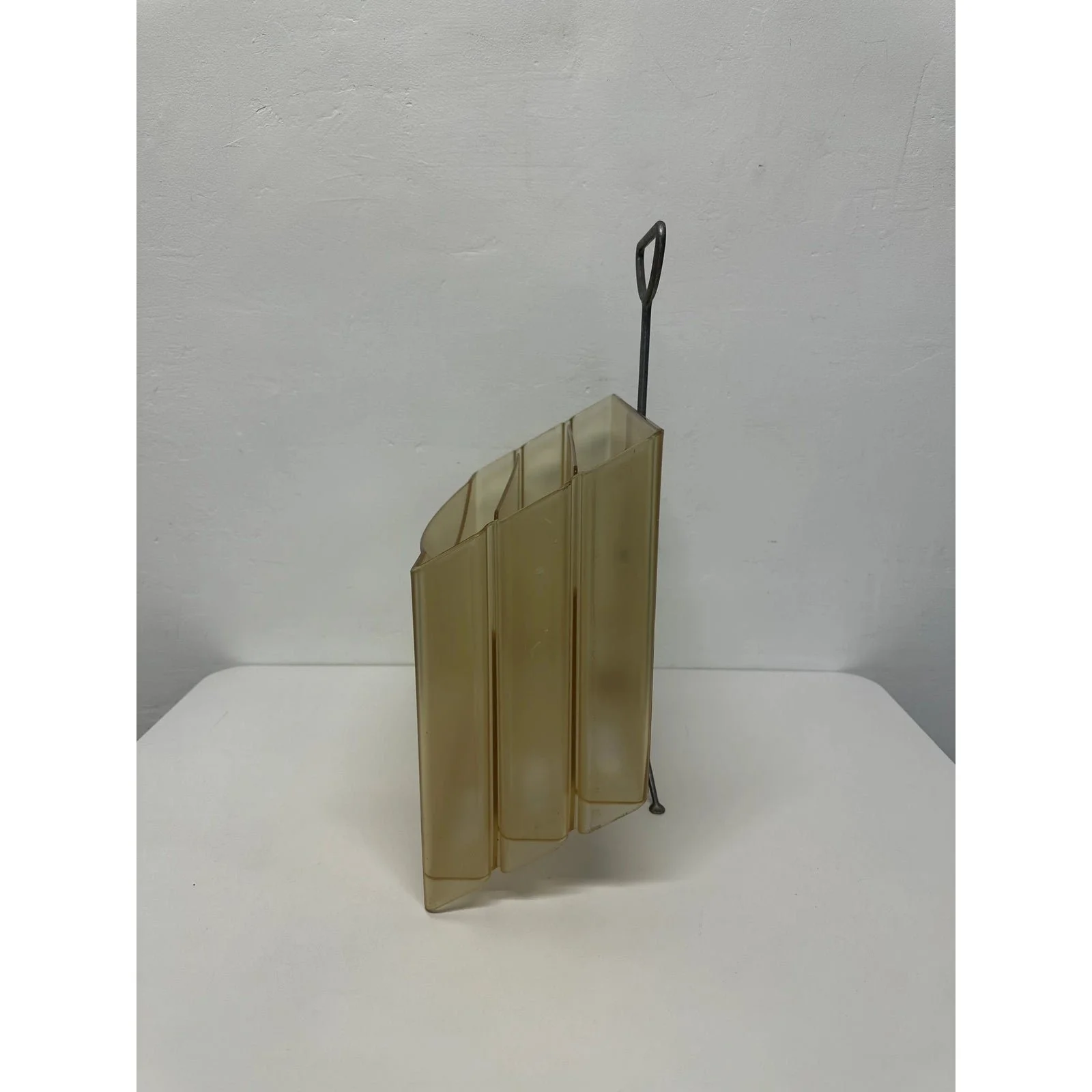 andries-and-hiroko-van-onck-magazine-rack-for-magis-italy-1991-8282