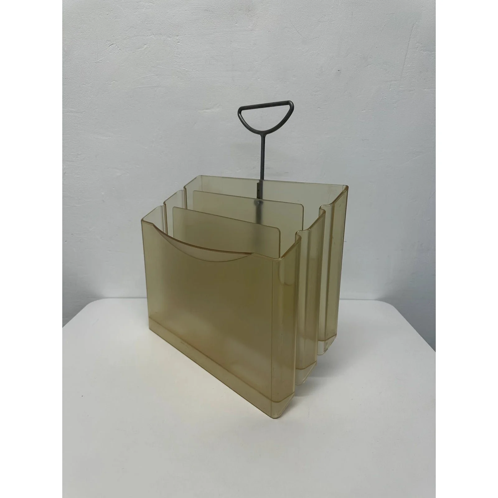 andries-and-hiroko-van-onck-magazine-rack-for-magis-italy-1991-7970