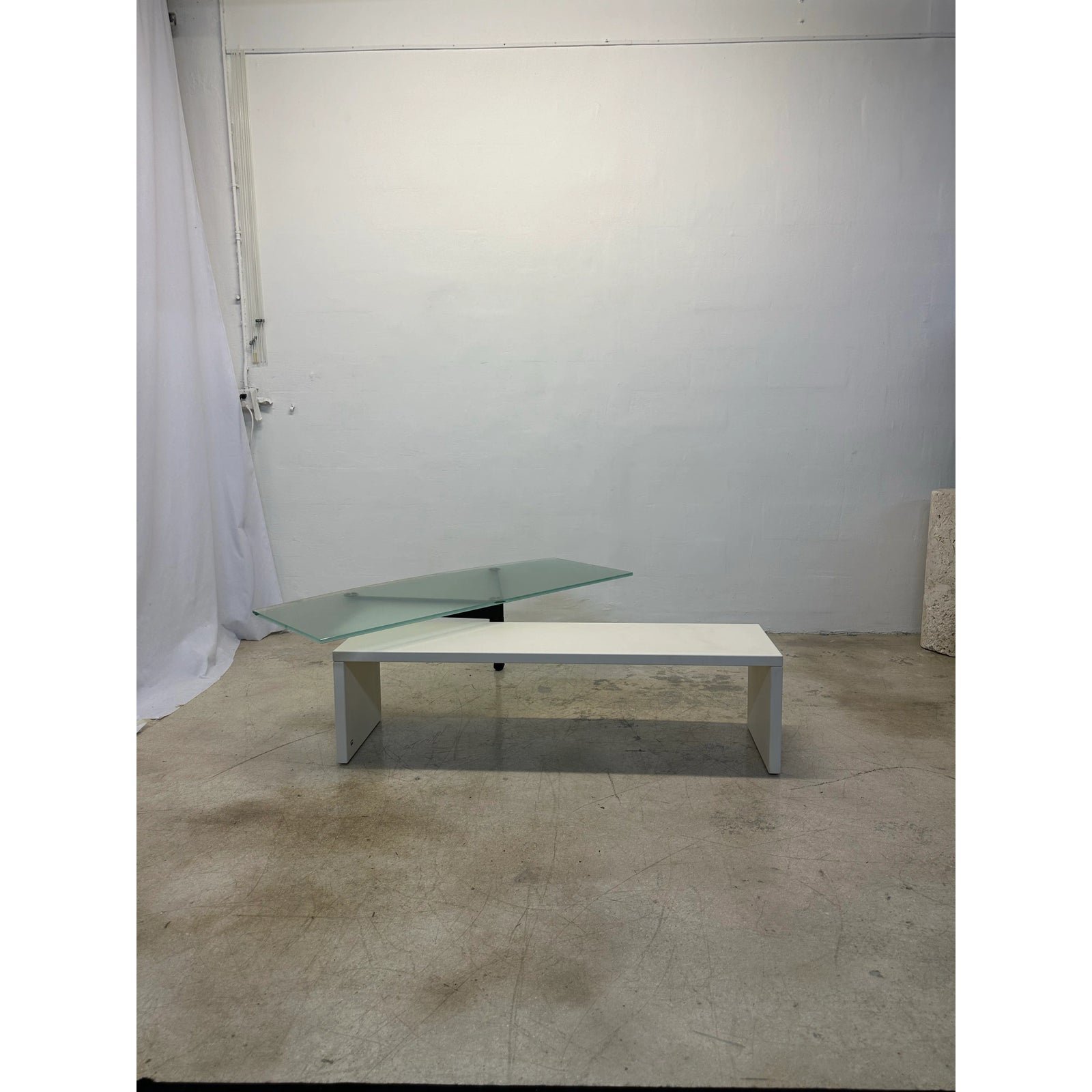 bandb-italia-360-degree-rotating-glass-top-coffee-table-1990s-8656
