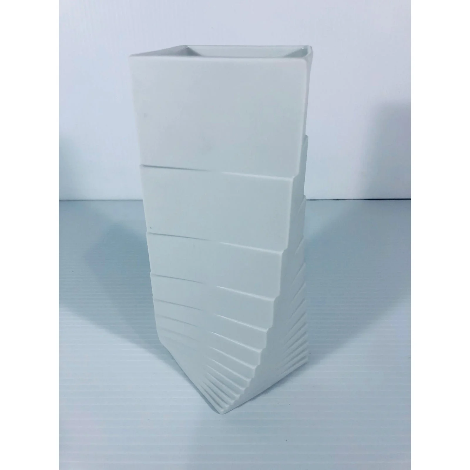 rosenthal-studio-linie-matte-white-porcelain-vase-by-christa-hausler-goltz-4785